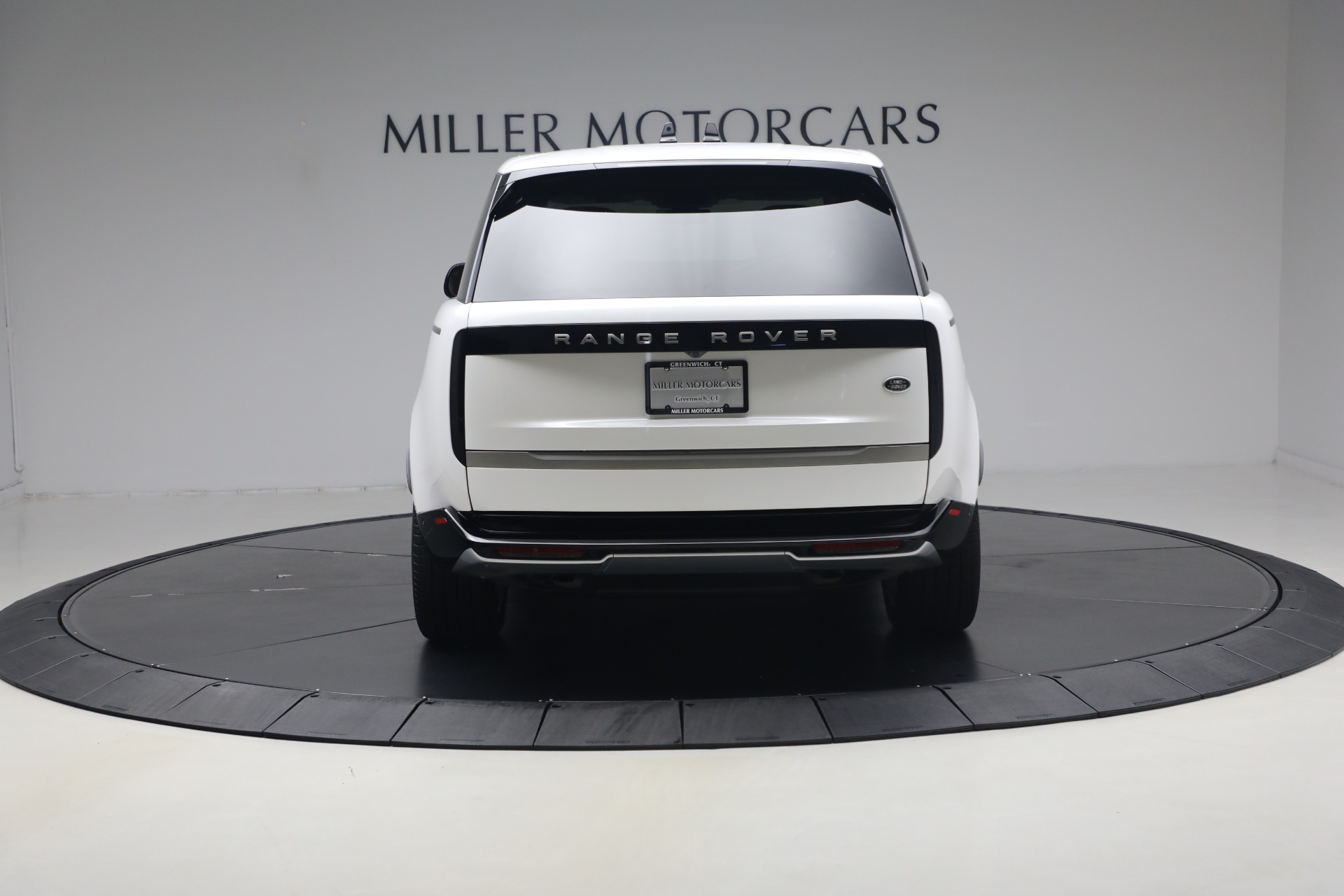 Used-2023-Land-Rover-Range-Rover-P530-Autobiography