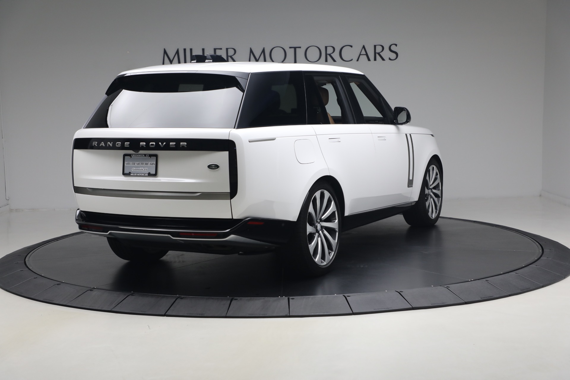 Used-2023-Land-Rover-Range-Rover-P530-Autobiography