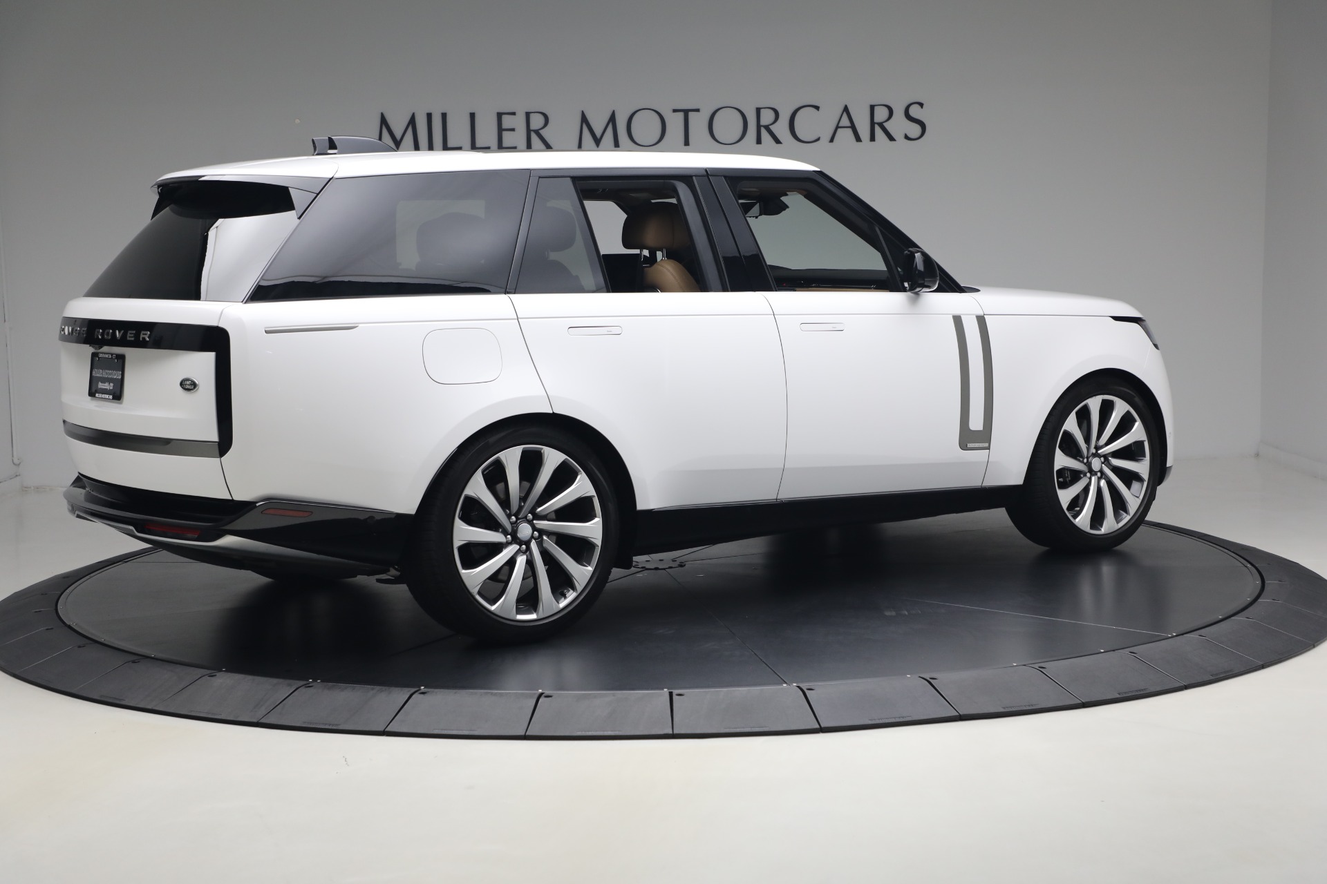 Used-2023-Land-Rover-Range-Rover-P530-Autobiography