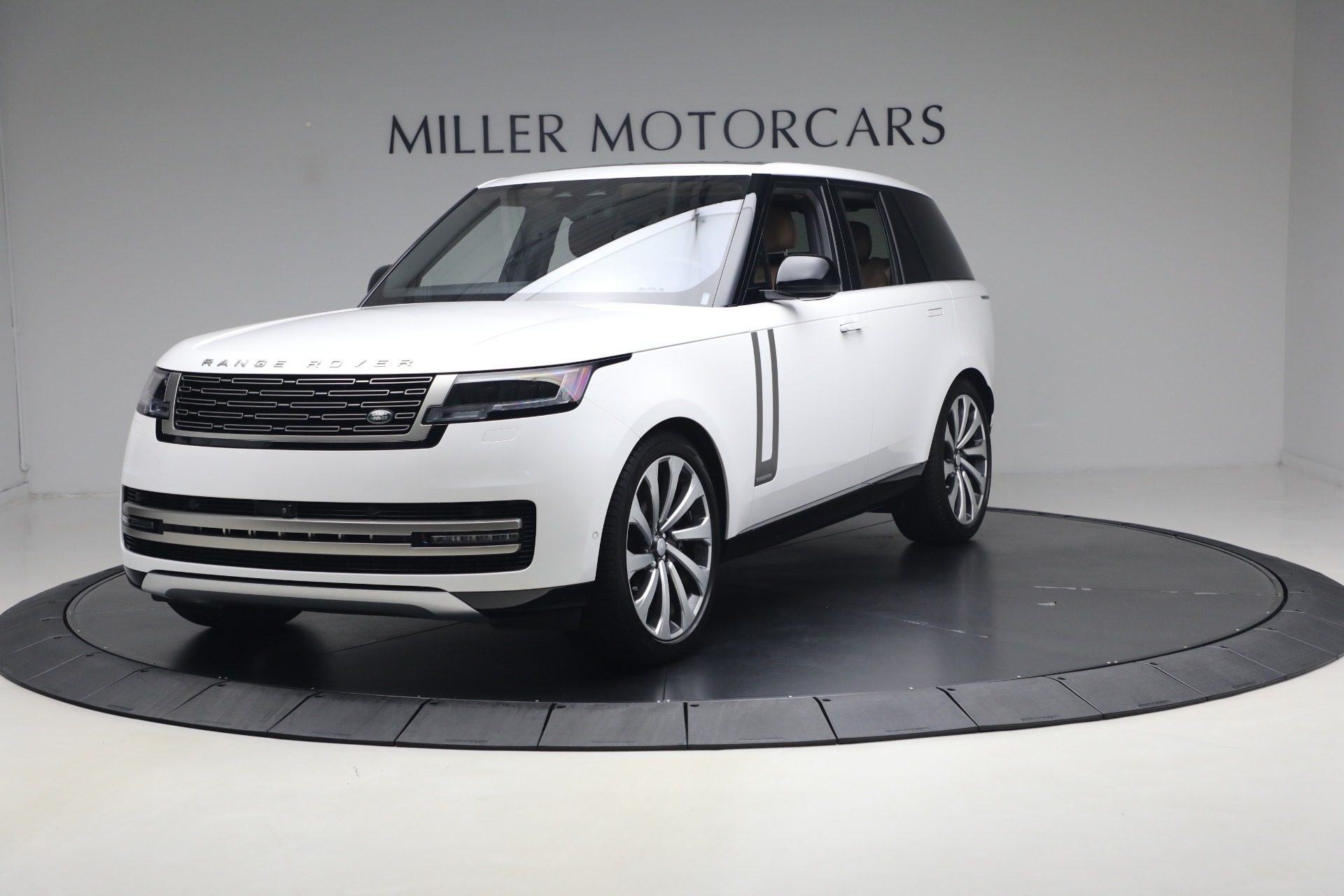 Used-2023-Land-Rover-Range-Rover-P530-Autobiography