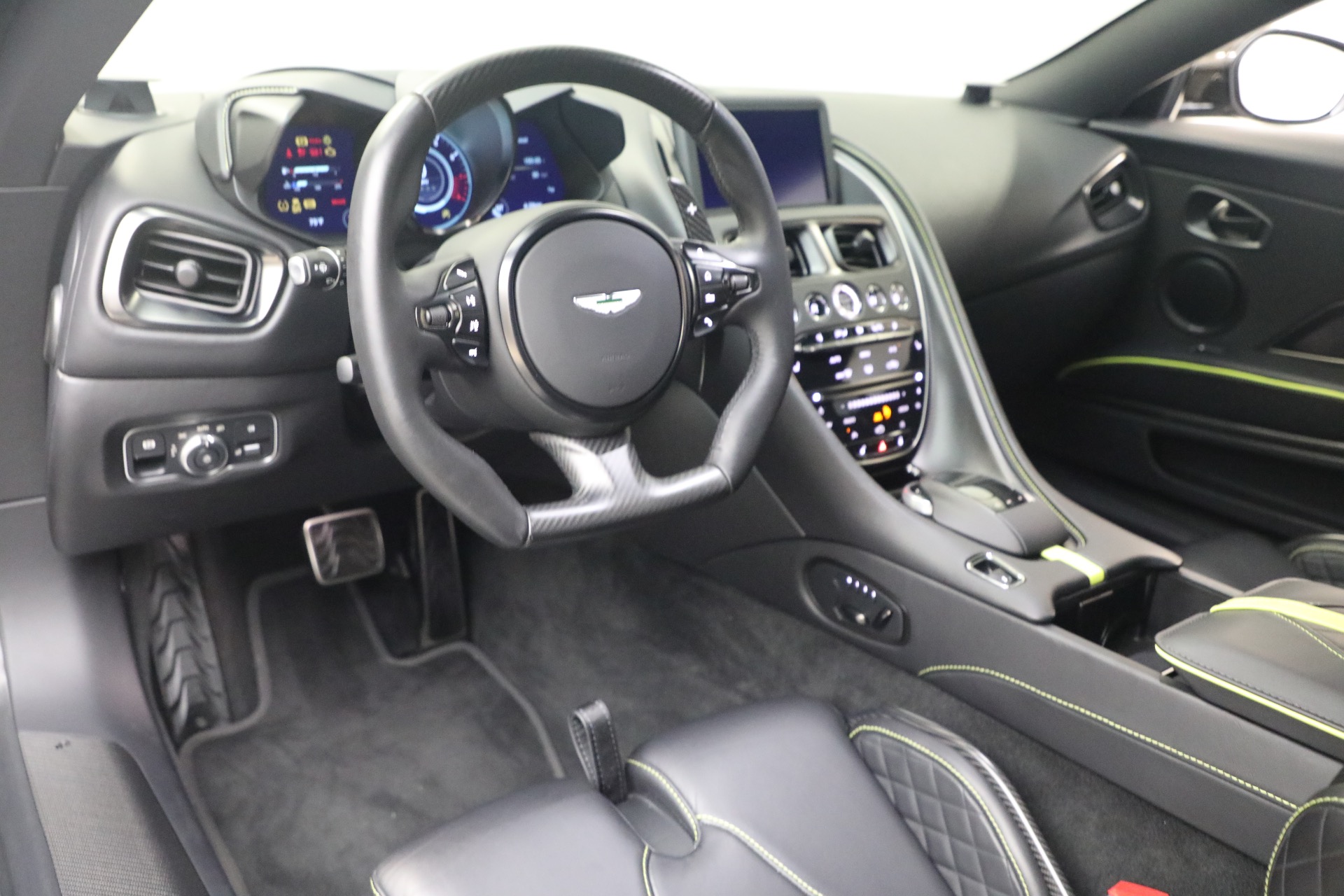 Used-2023-Aston-Martin-DBS-770-Ultimate