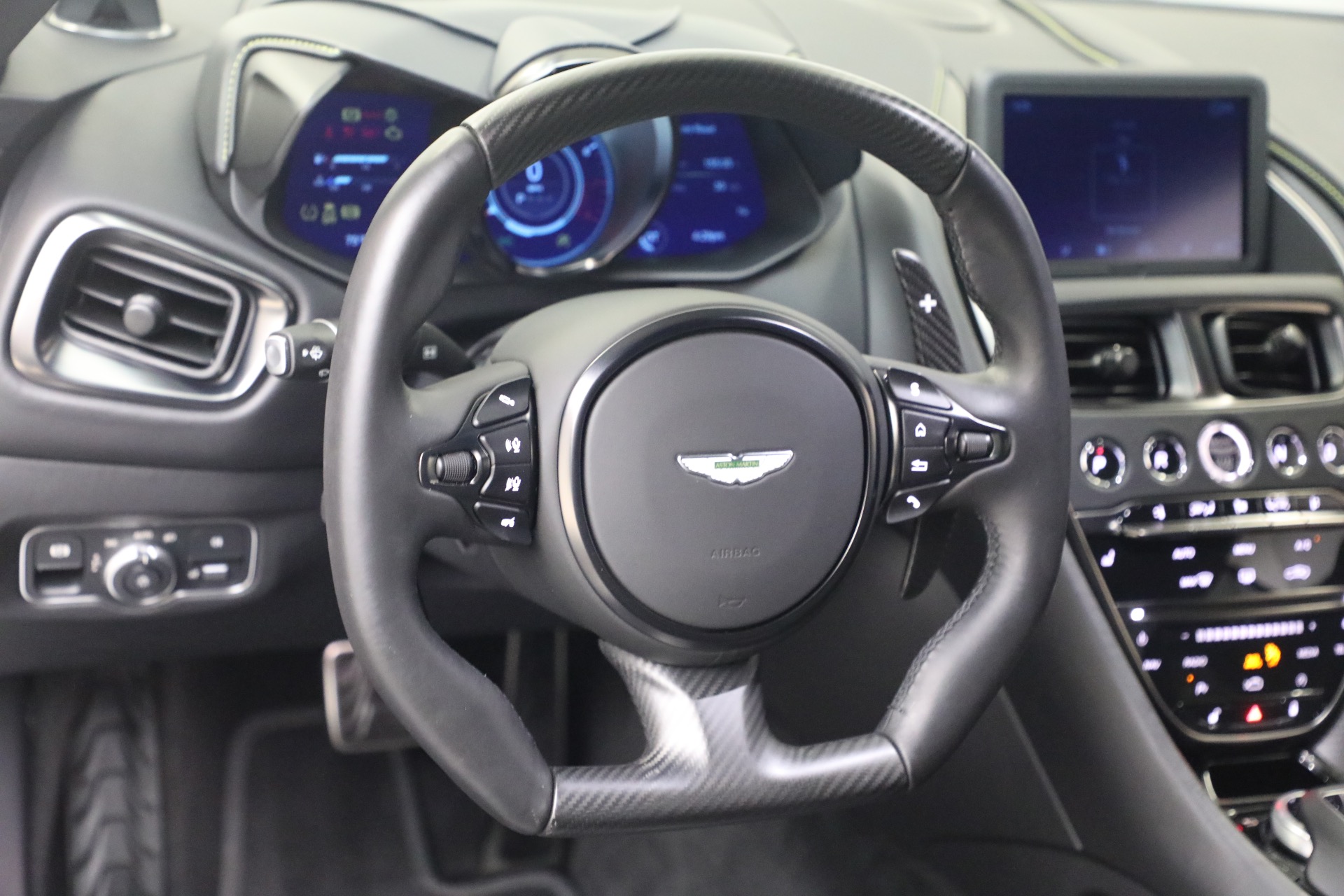 Used-2023-Aston-Martin-DBS-770-Ultimate