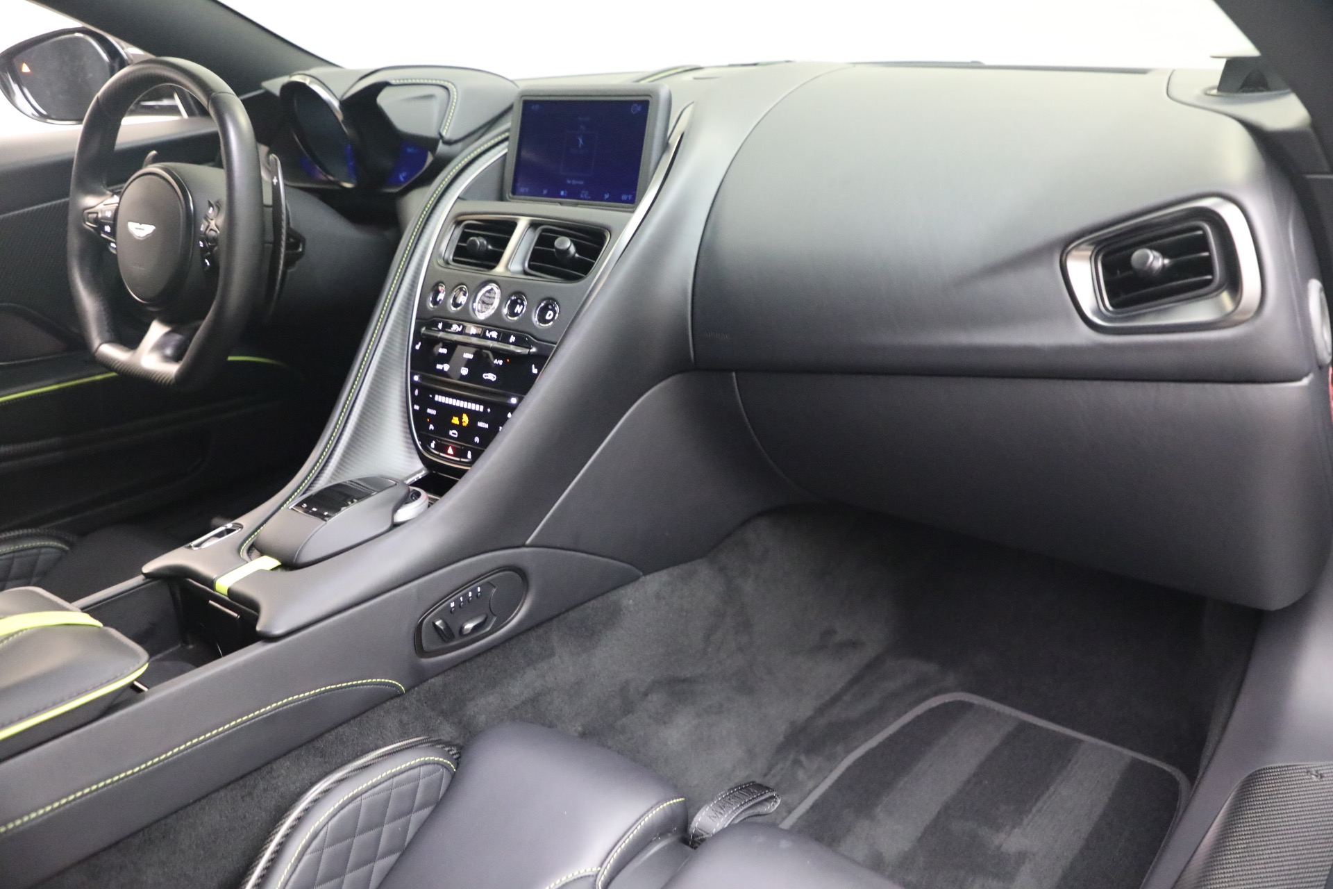 Used-2023-Aston-Martin-DBS-770-Ultimate