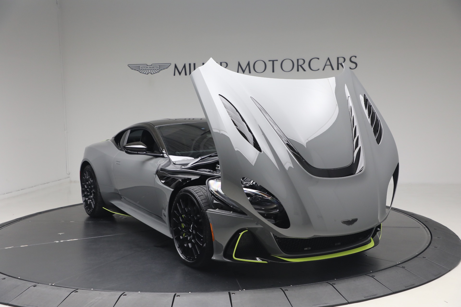 Used-2023-Aston-Martin-DBS-770-Ultimate
