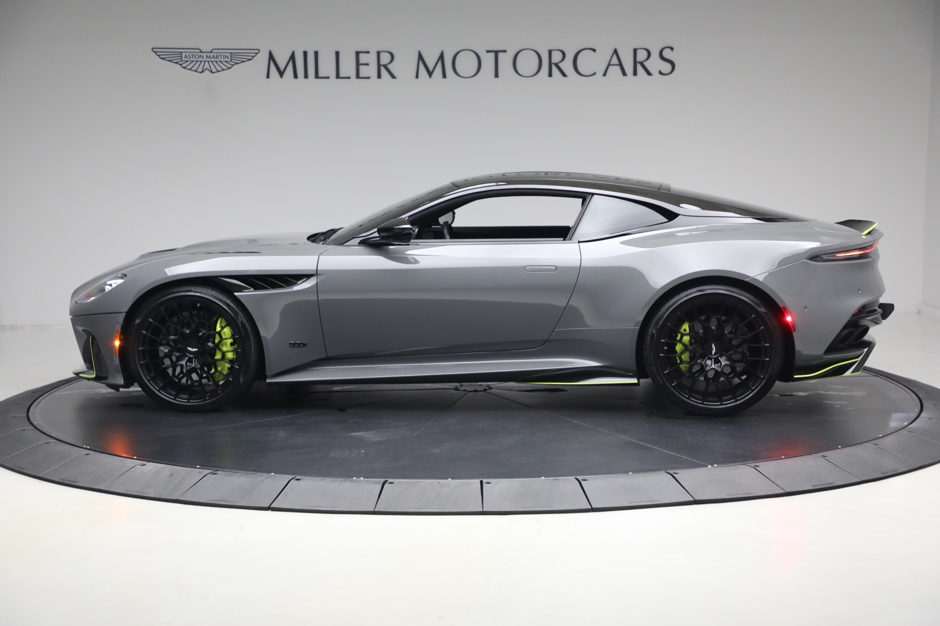 Used-2023-Aston-Martin-DBS-770-Ultimate