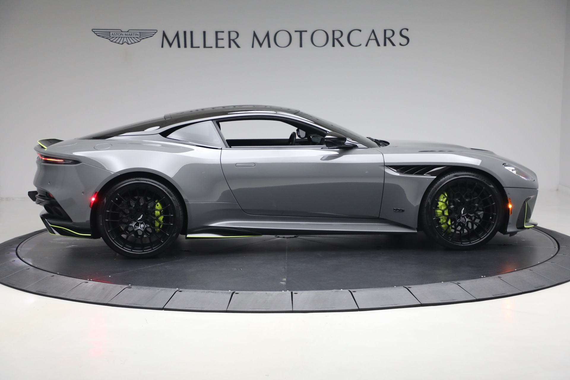 Used-2023-Aston-Martin-DBS-770-Ultimate