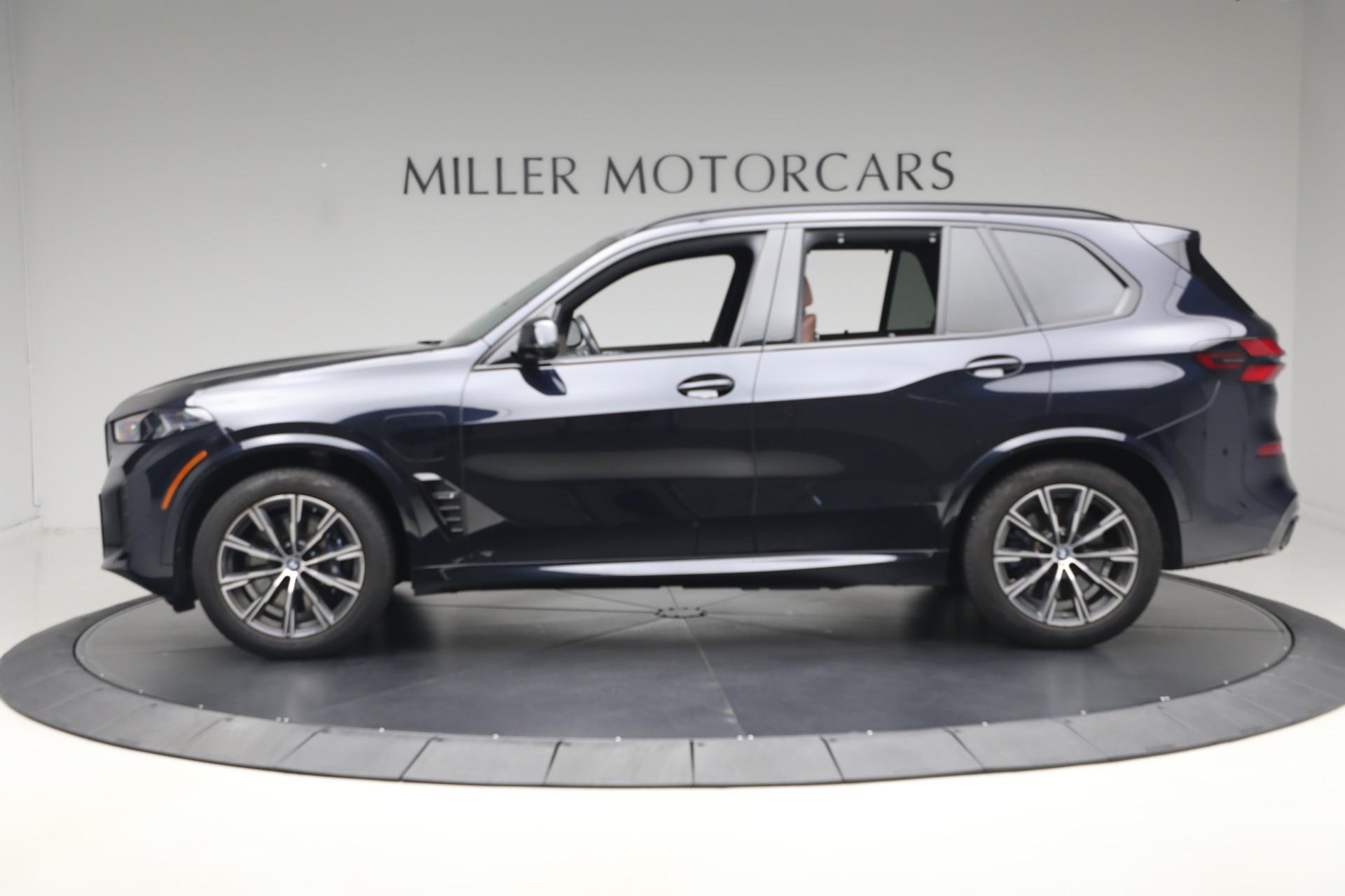 Used-2024-BMW-X5-xDrive50e