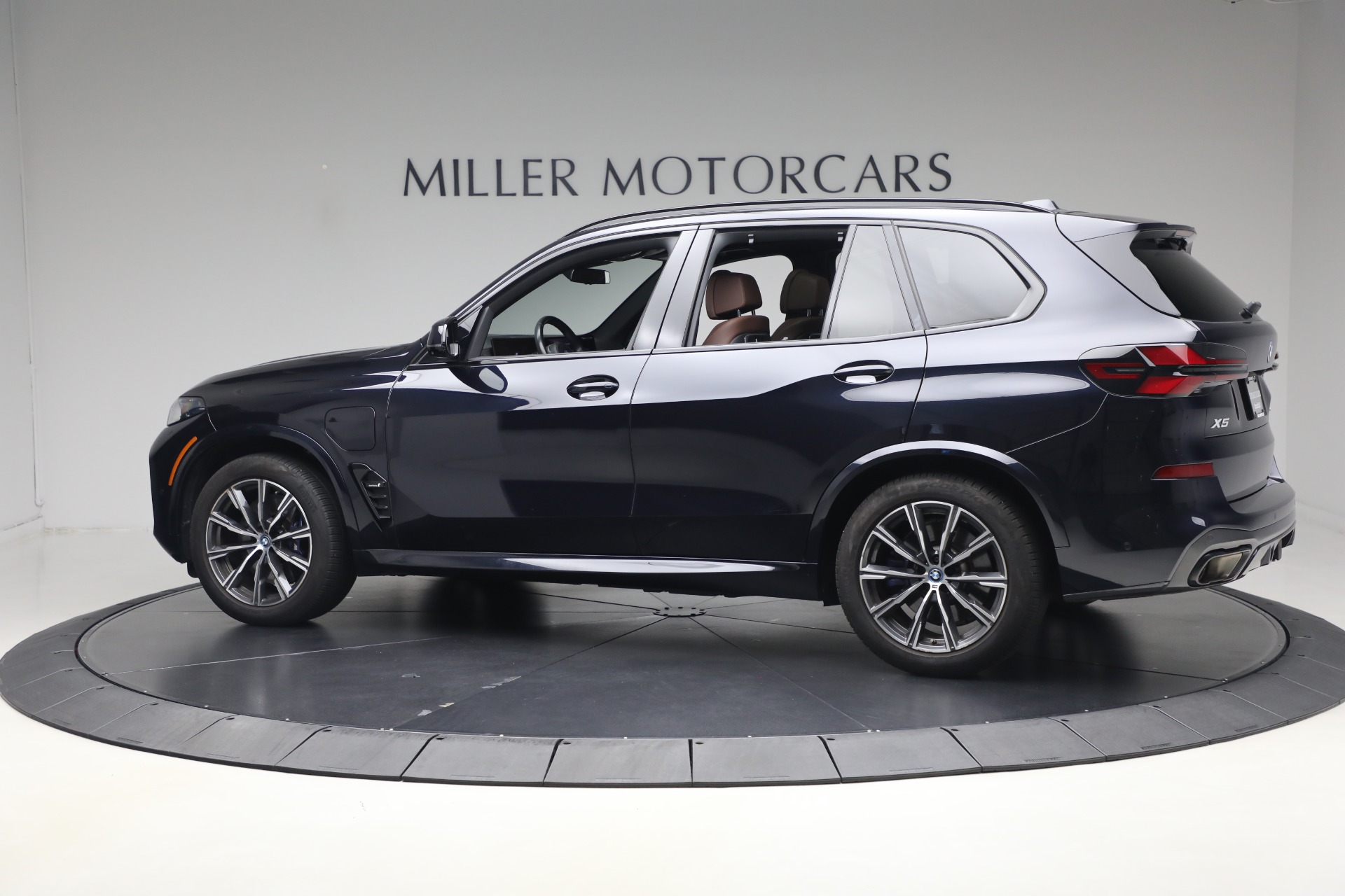 Used-2024-BMW-X5-xDrive50e