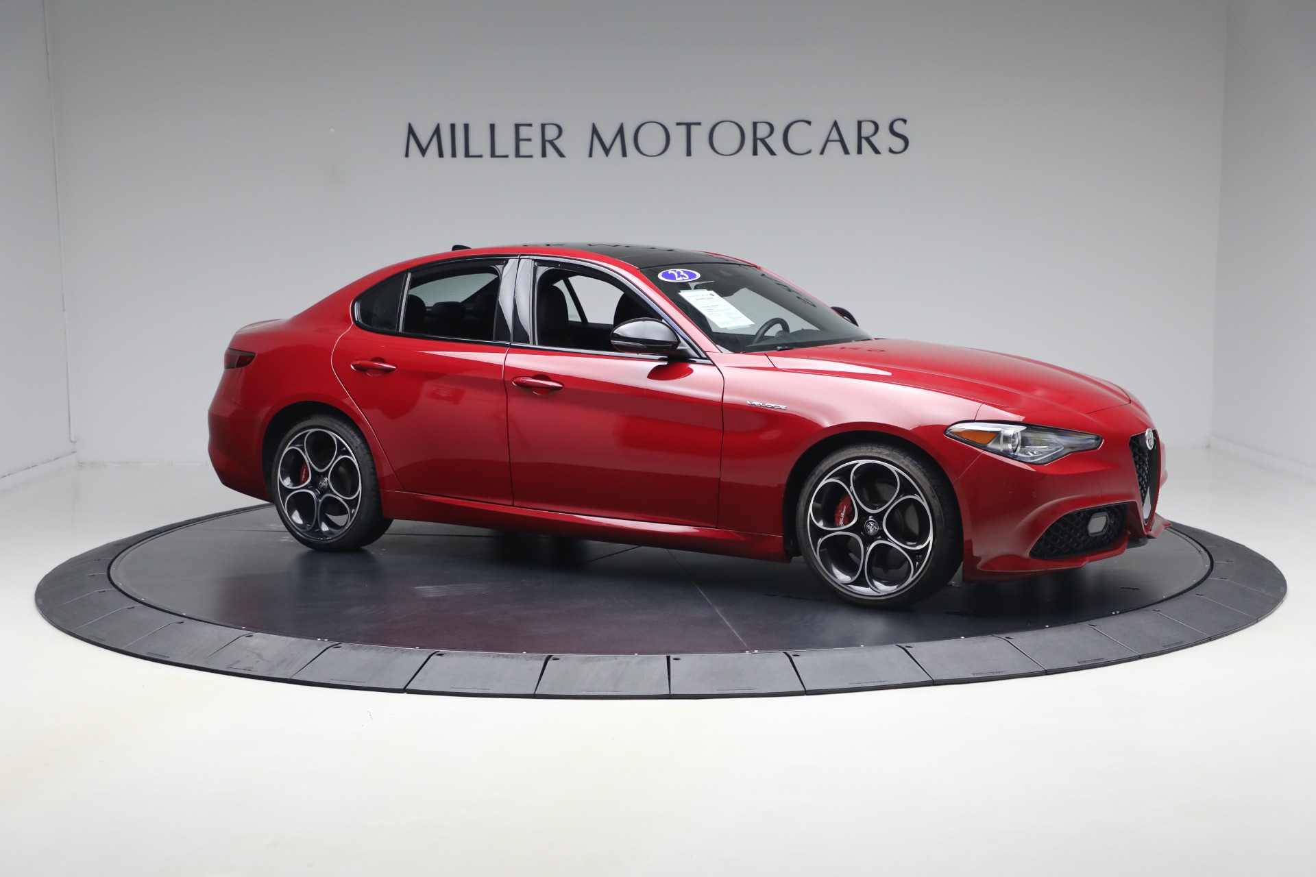 Used-2023-Alfa-Romeo-Giulia-Veloce