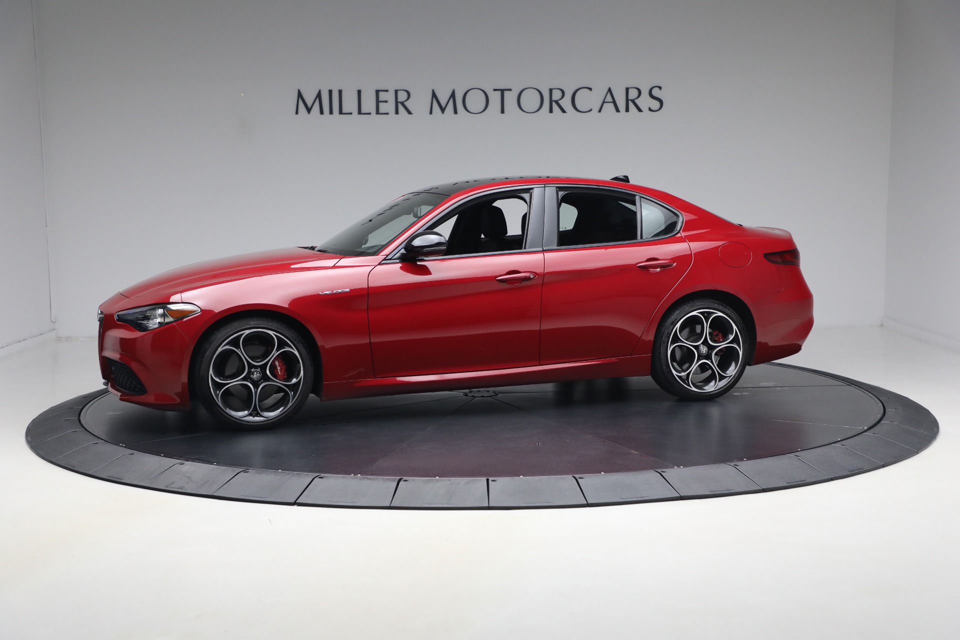 Used-2023-Alfa-Romeo-Giulia-Veloce