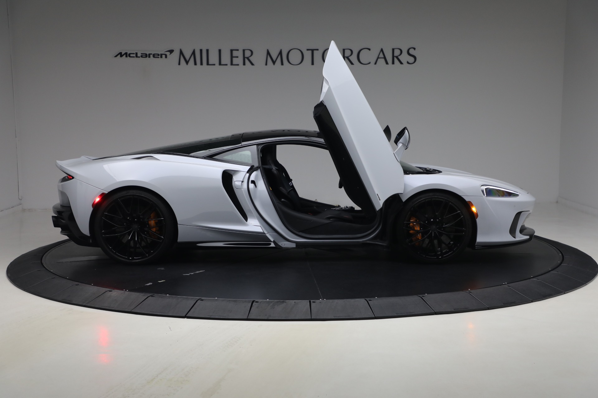 Used-2025-McLaren-GTS-Performance