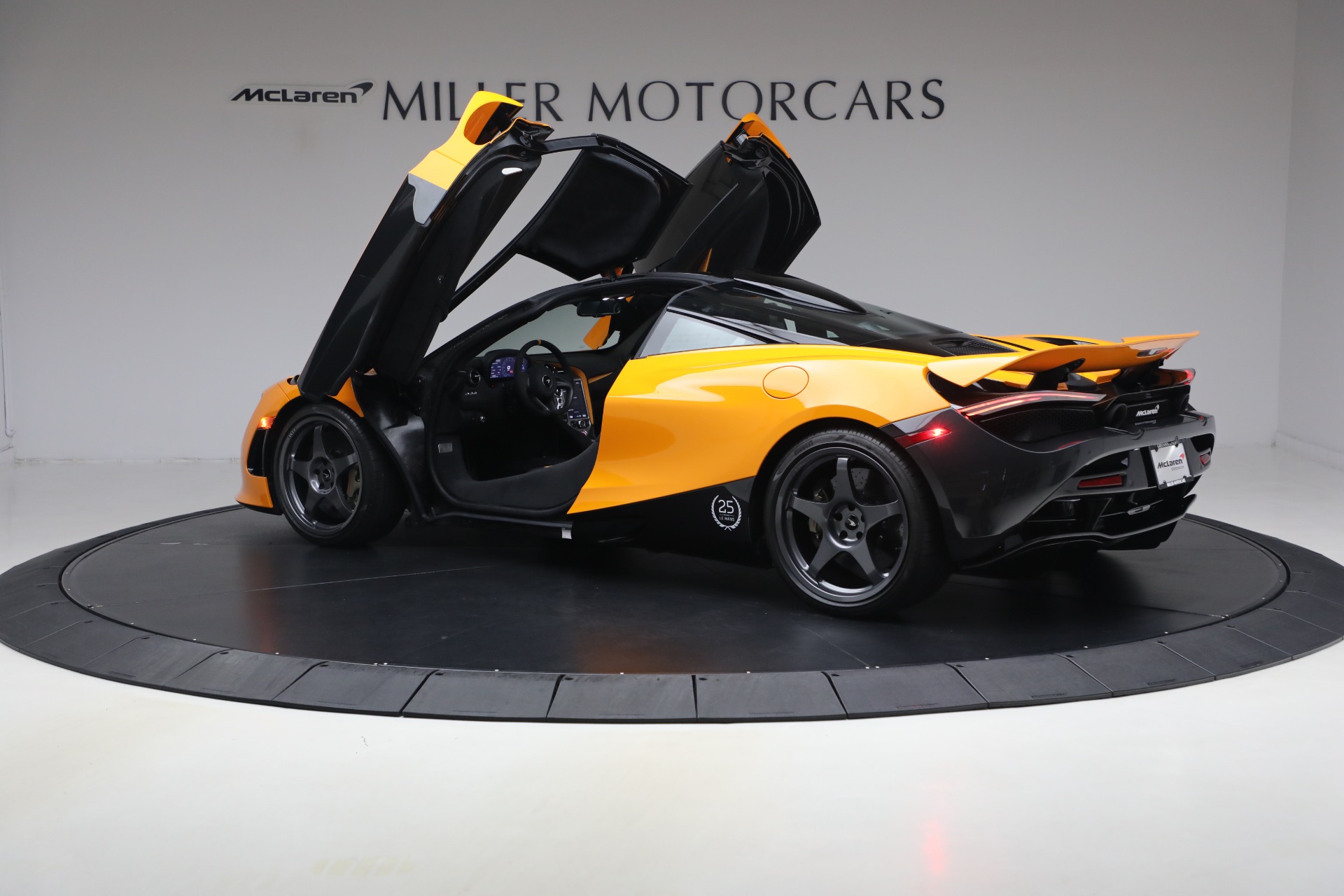 Used-2021-McLaren-720S-Le-Mans