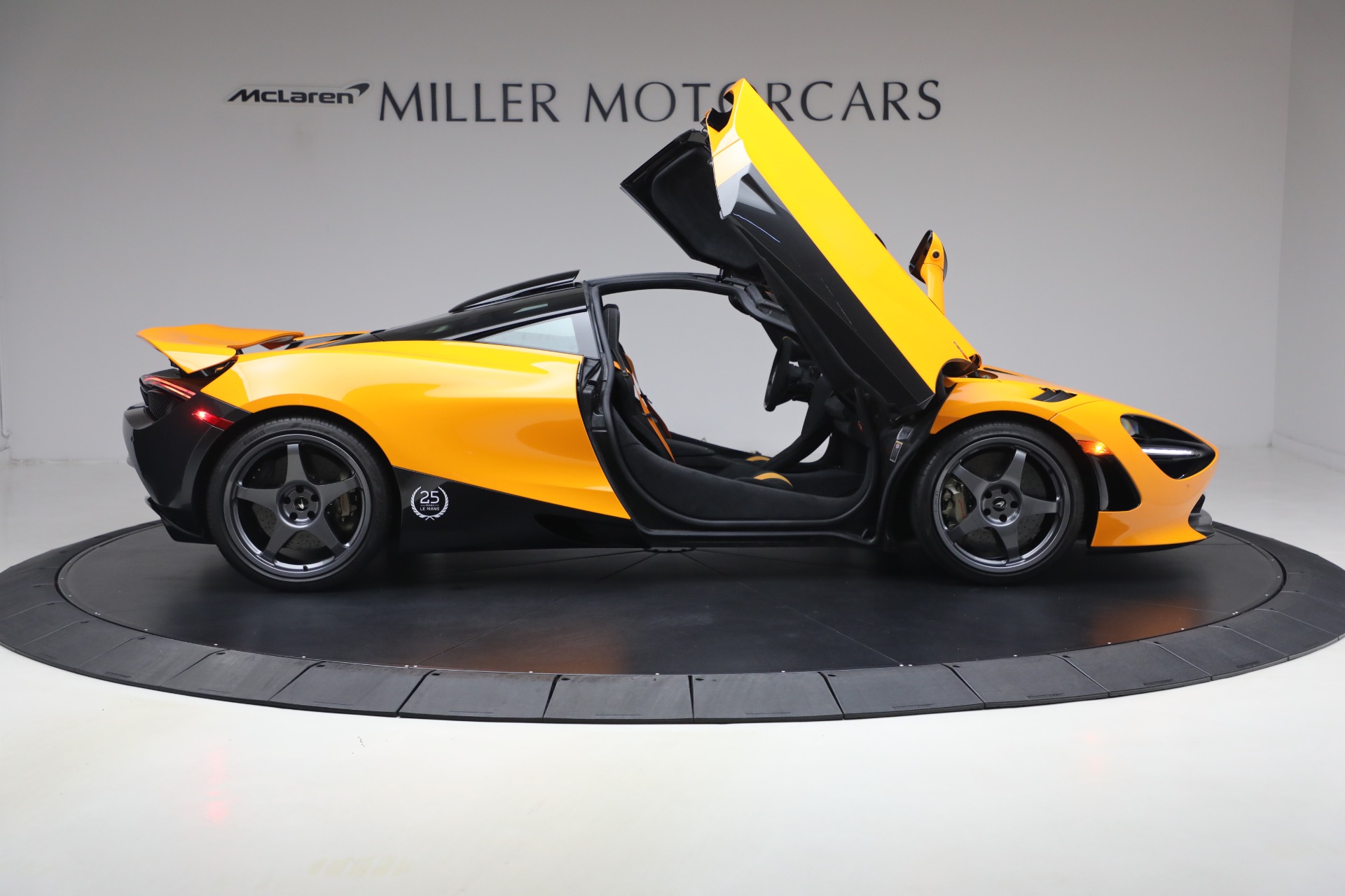Used-2021-McLaren-720S-Le-Mans