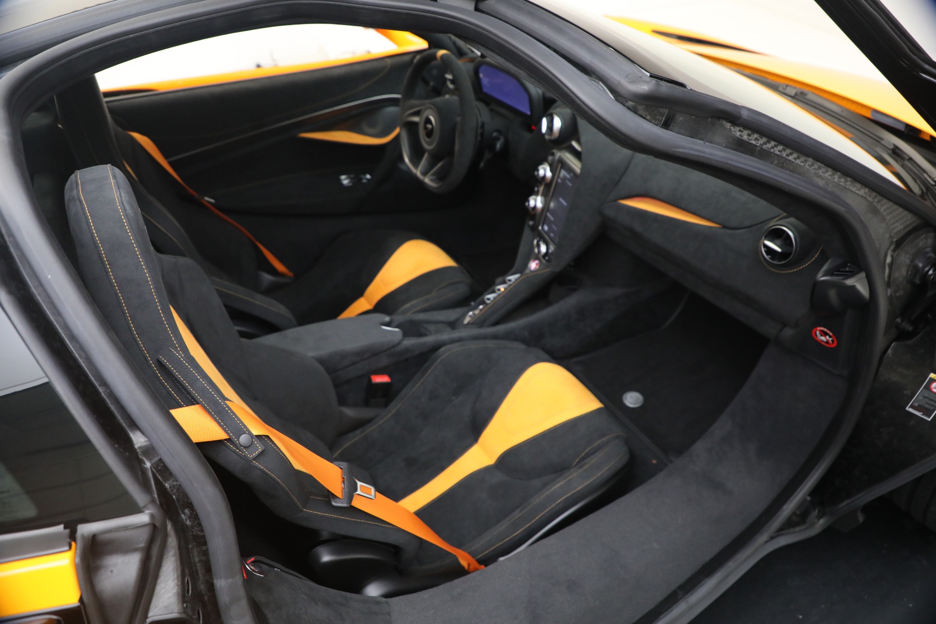 Used-2021-McLaren-720S-Le-Mans