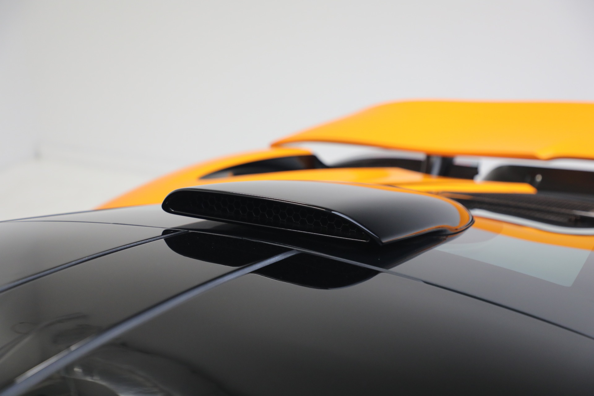 Used-2021-McLaren-720S-Le-Mans
