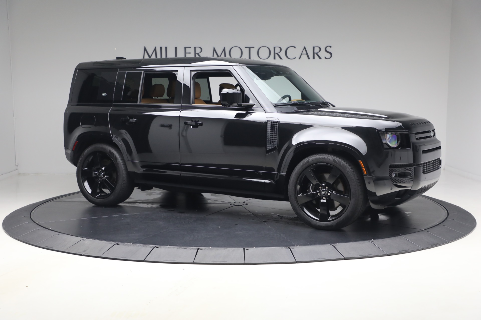 Used-2024-Land-Rover-Defender-110-V8-P525