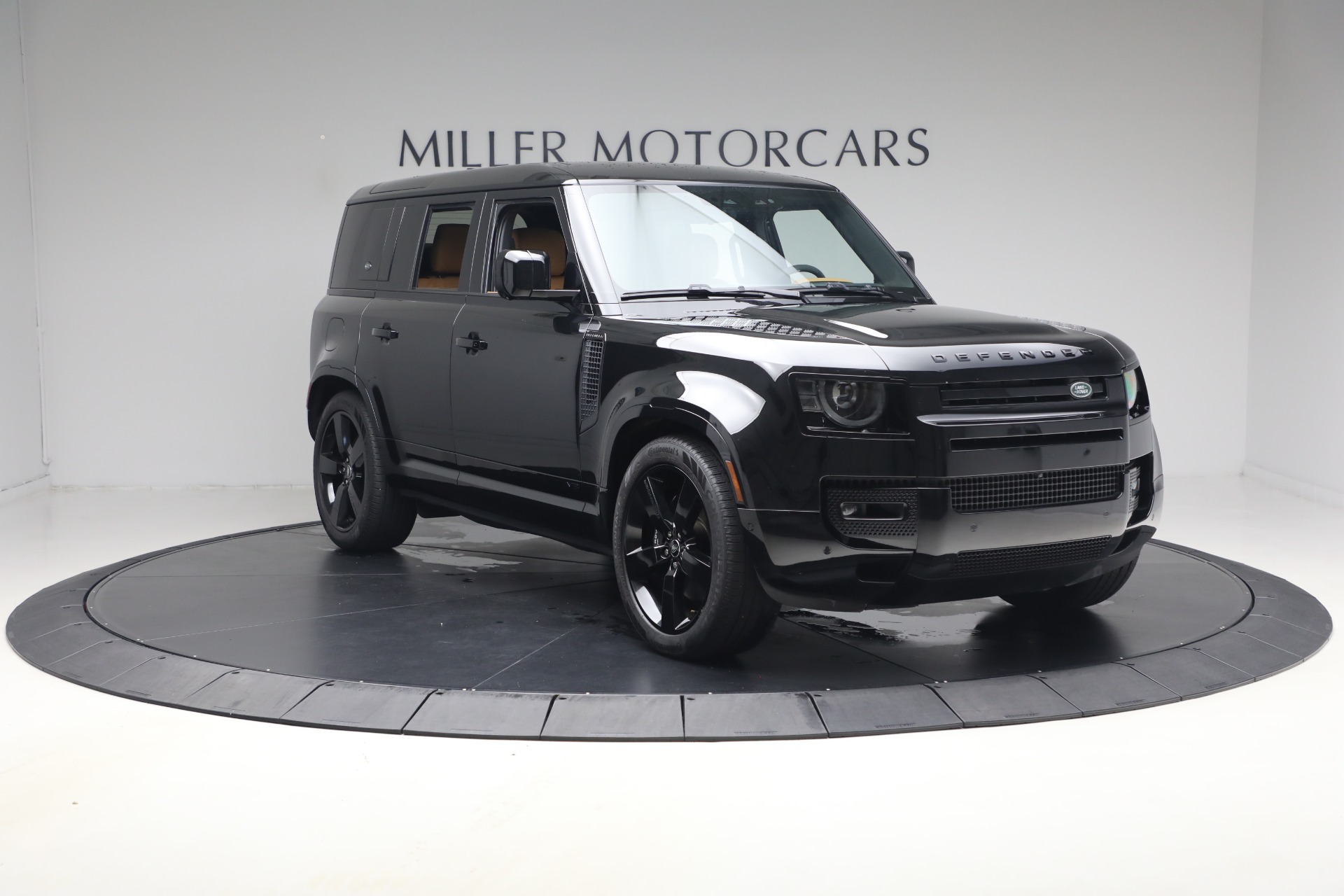 Used-2024-Land-Rover-Defender-110-V8-P525