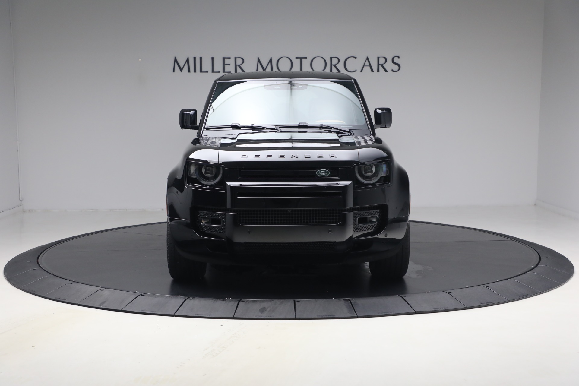 Used-2024-Land-Rover-Defender-110-V8-P525