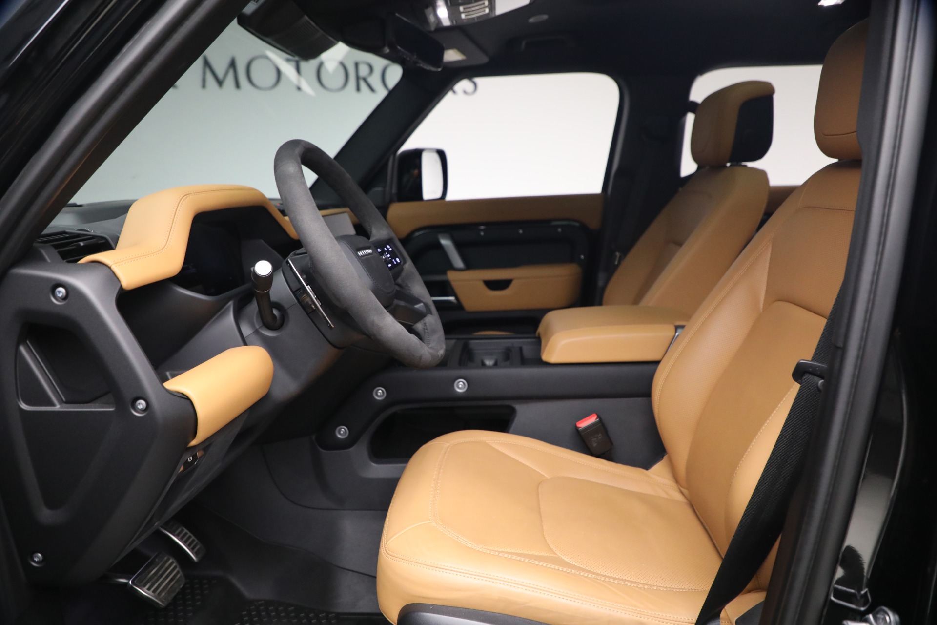 Used-2024-Land-Rover-Defender-110-V8-P525