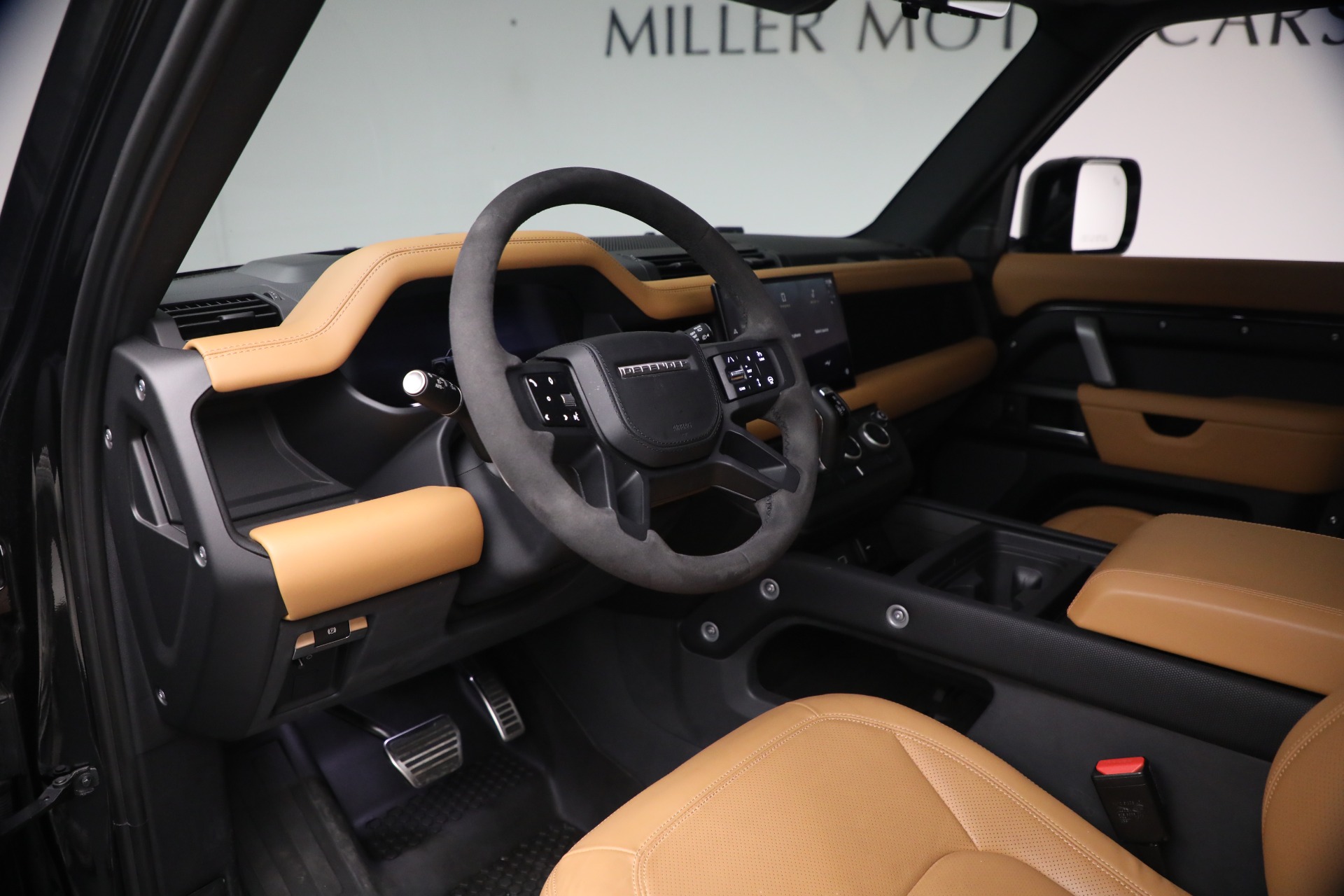 Used-2024-Land-Rover-Defender-110-V8-P525