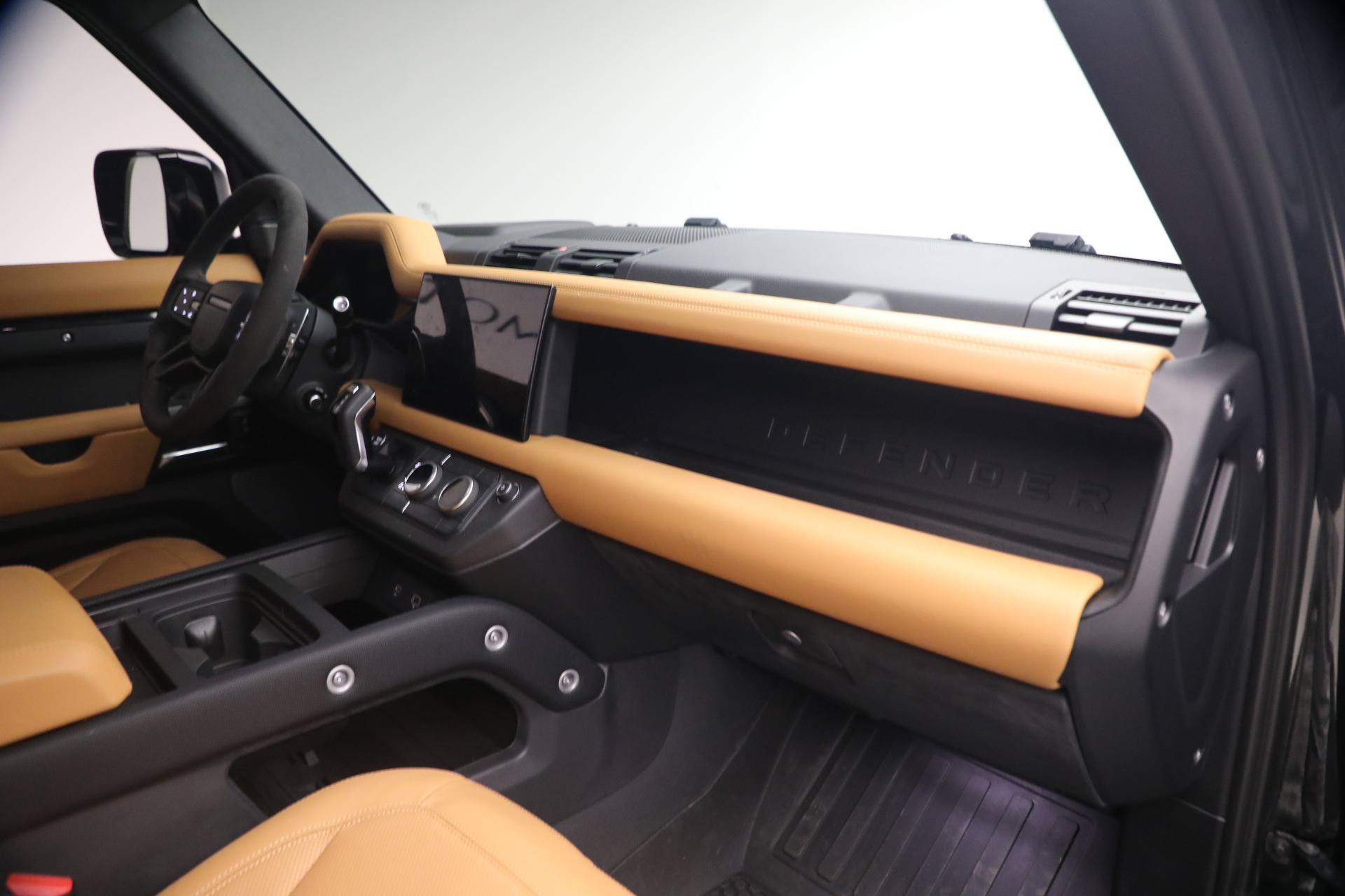 Used-2024-Land-Rover-Defender-110-V8-P525