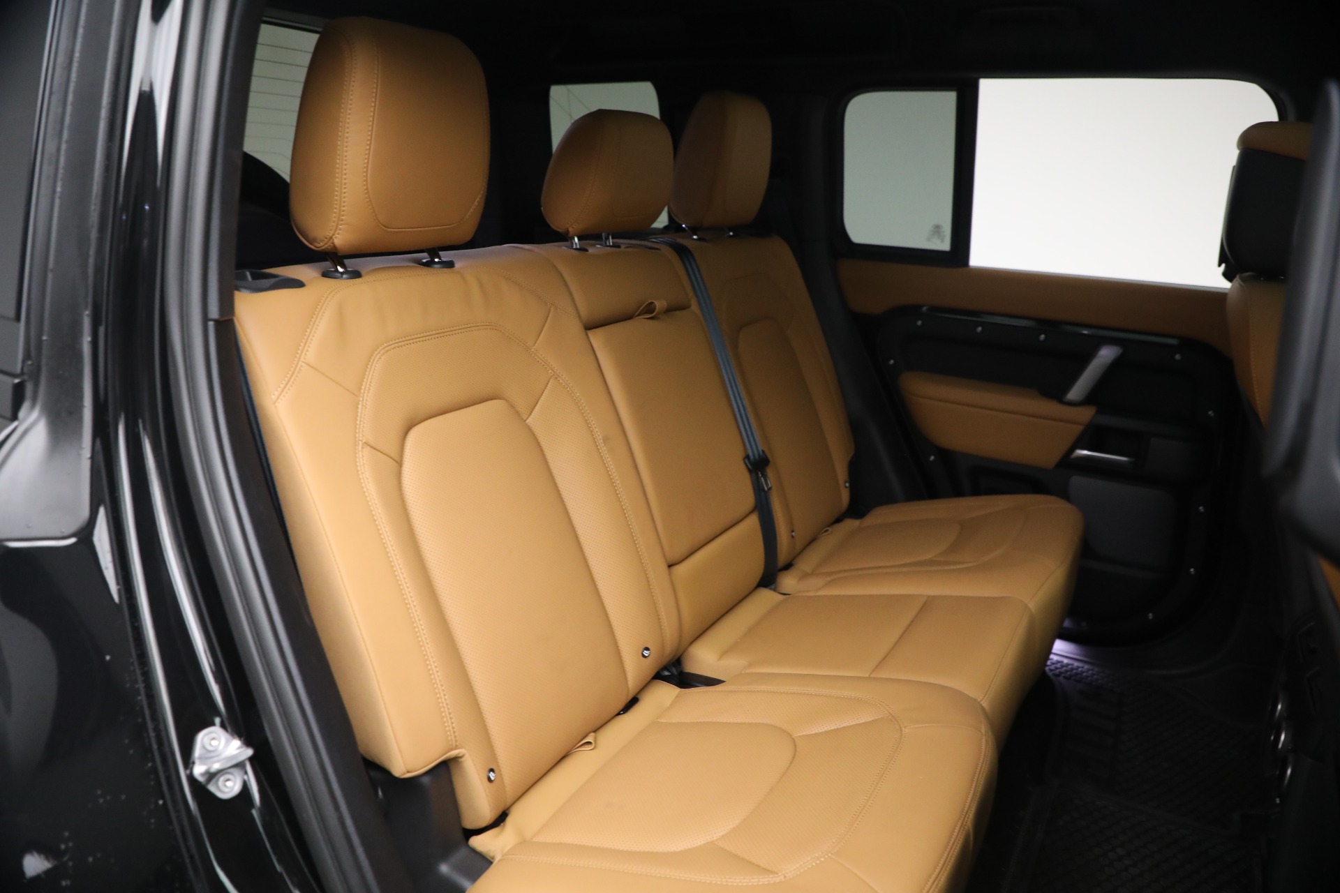 Used-2024-Land-Rover-Defender-110-V8-P525
