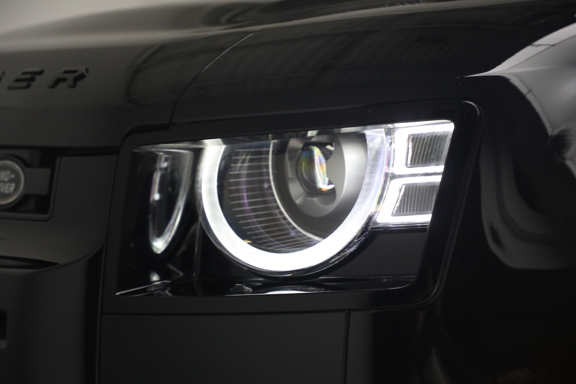 Used-2024-Land-Rover-Defender-110-V8-P525