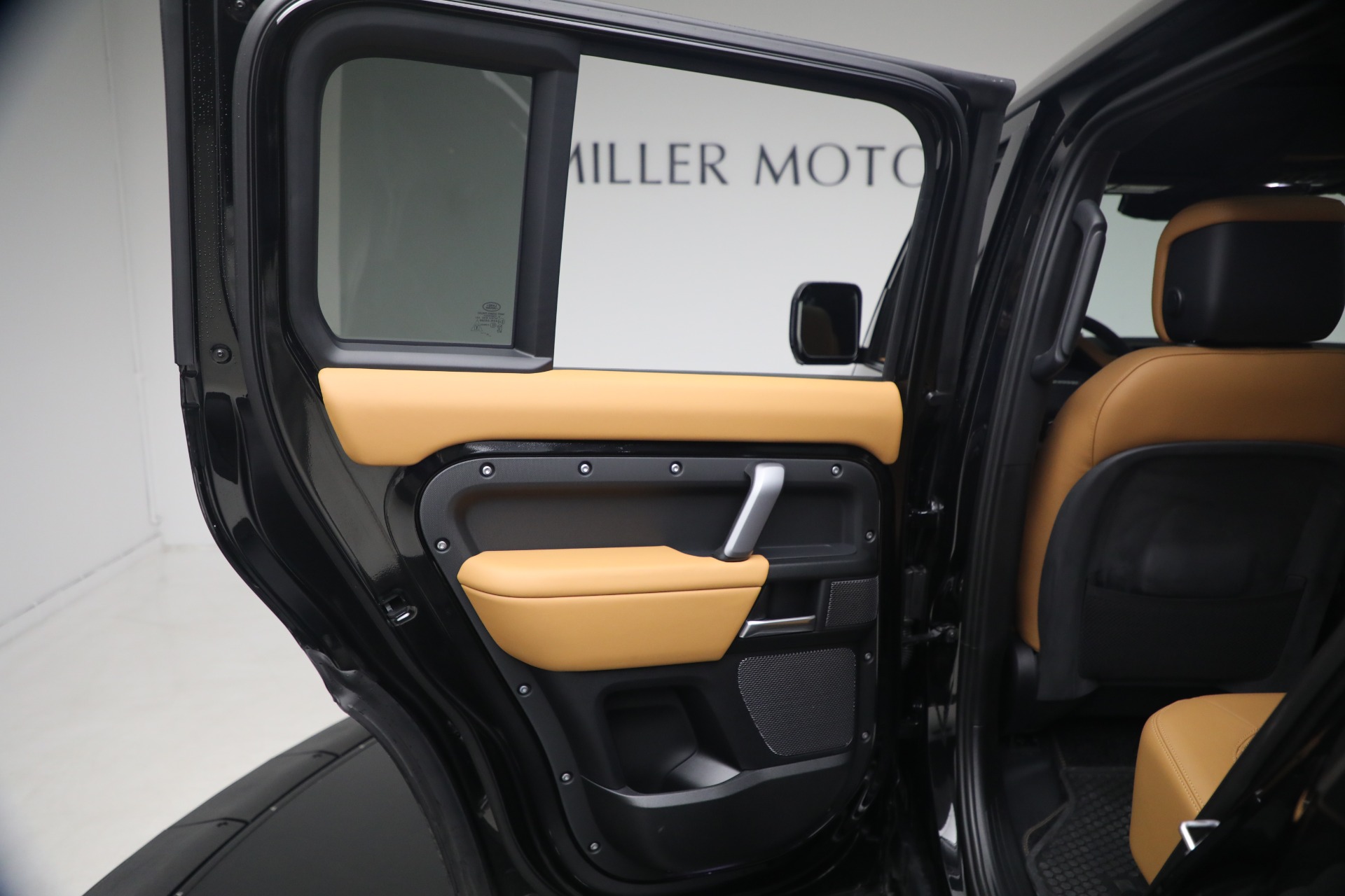 Used-2024-Land-Rover-Defender-110-V8-P525
