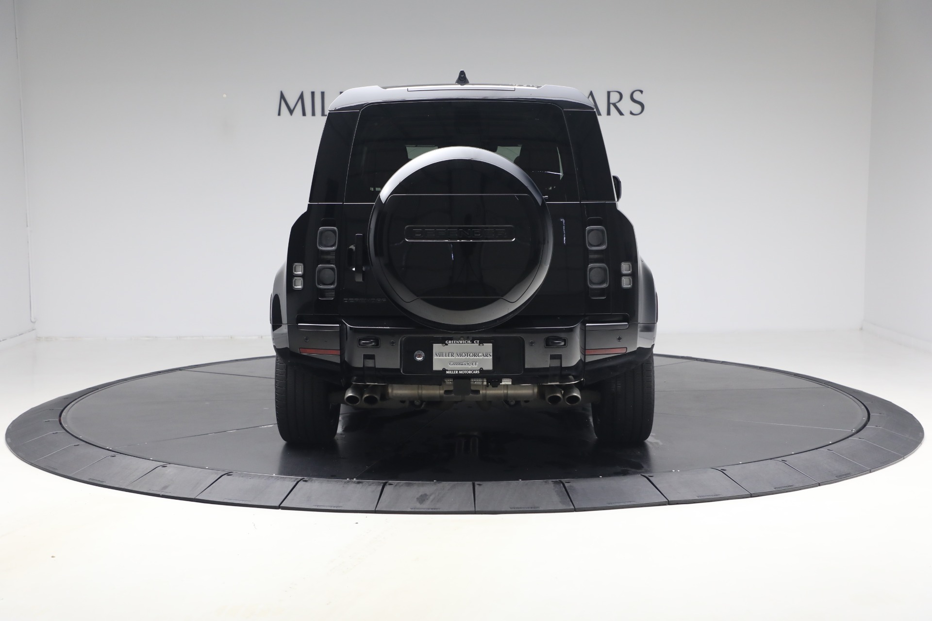 Used-2024-Land-Rover-Defender-110-V8-P525