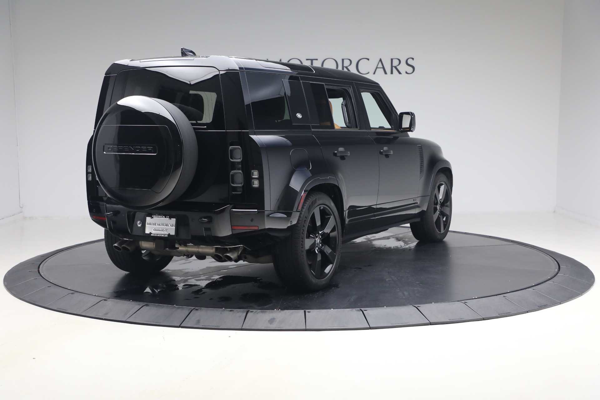 Used-2024-Land-Rover-Defender-110-V8-P525