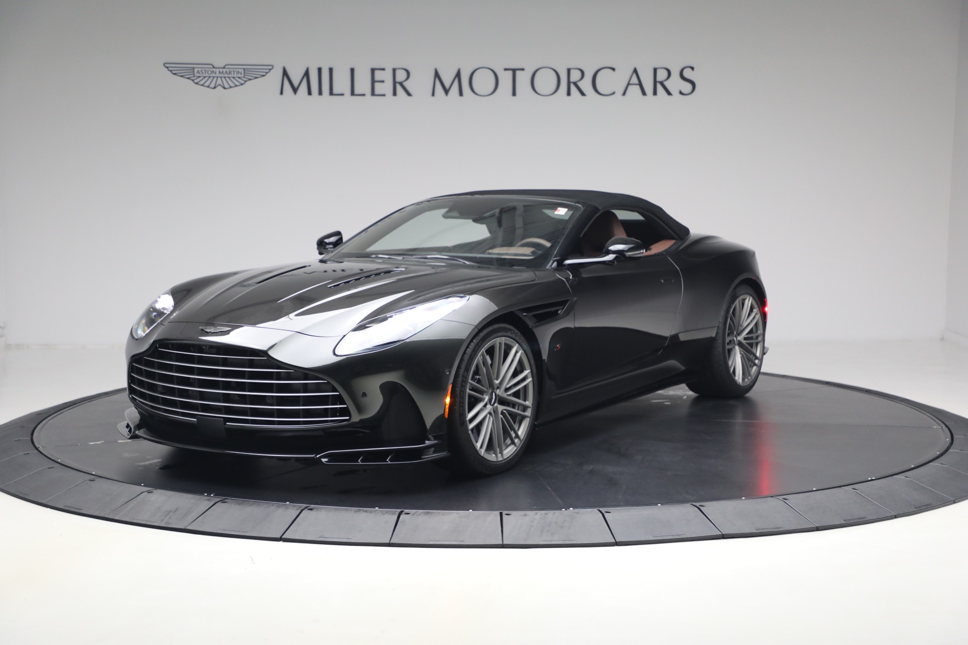New-2026-Aston-Martin-DB12-S-Volante
