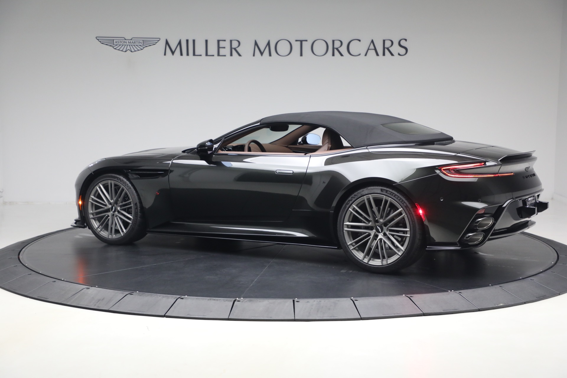 New-2026-Aston-Martin-DB12-S-Volante