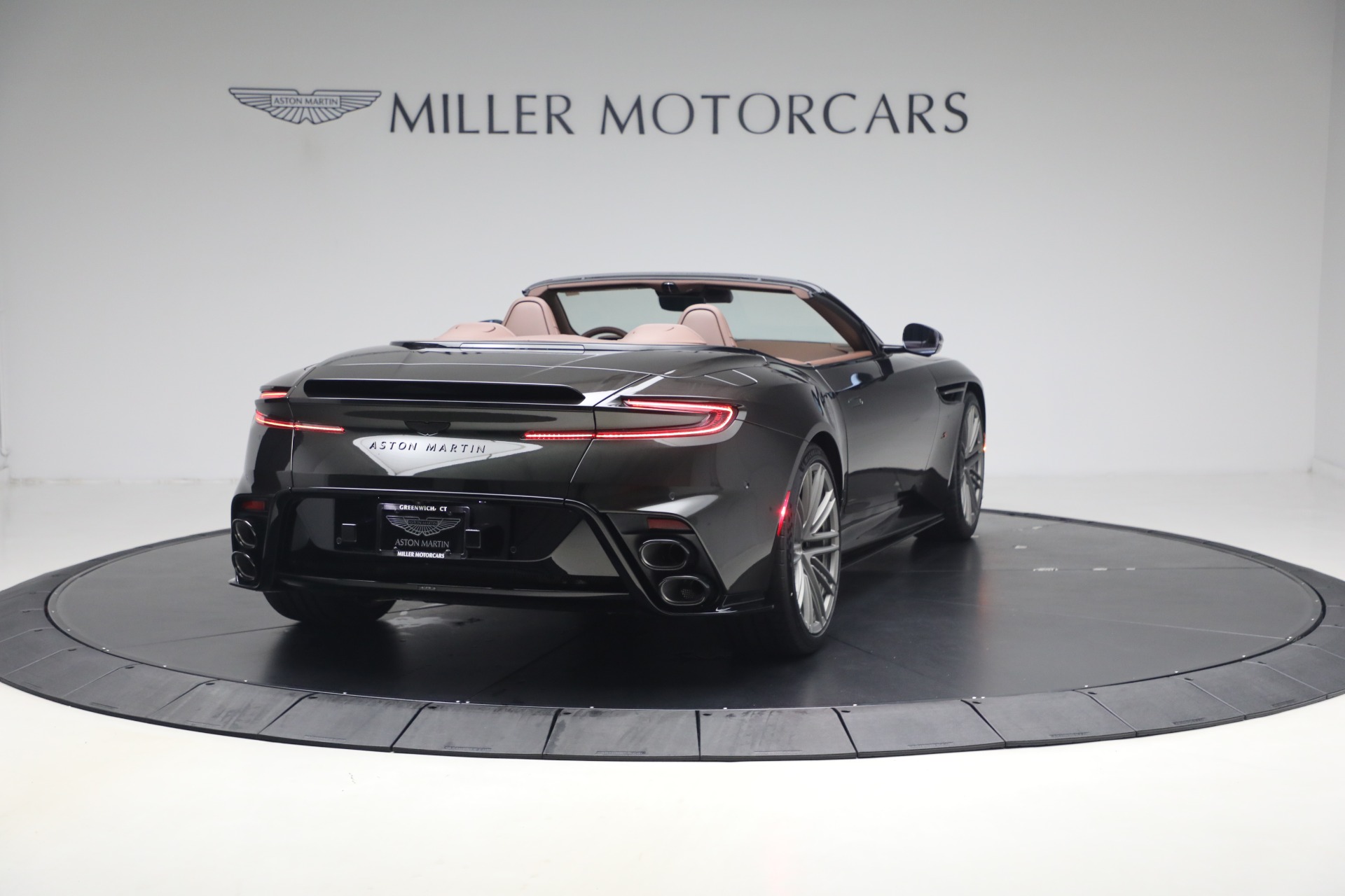 New-2026-Aston-Martin-DB12-S-Volante