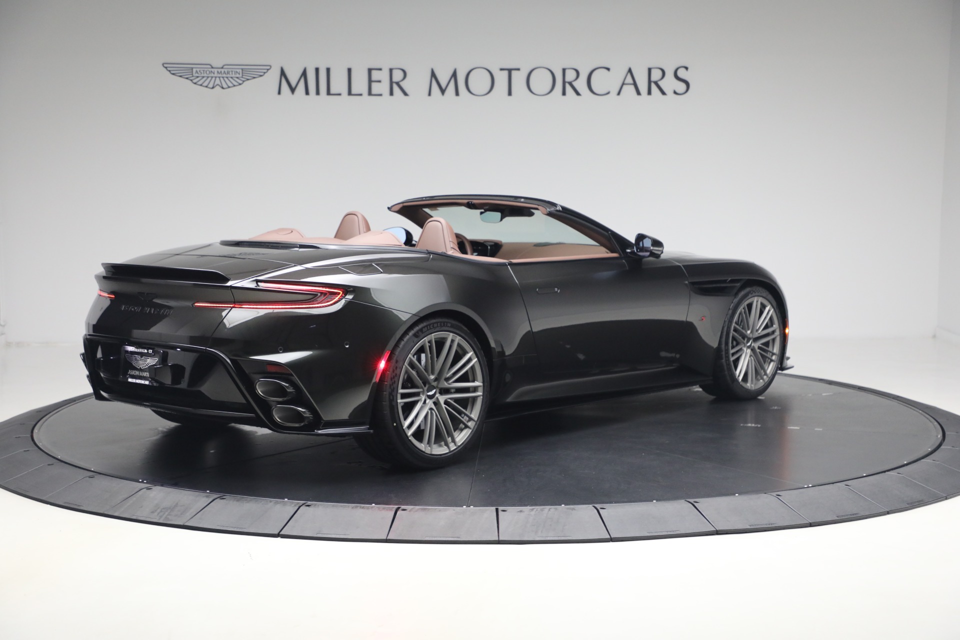 New-2026-Aston-Martin-DB12-S-Volante