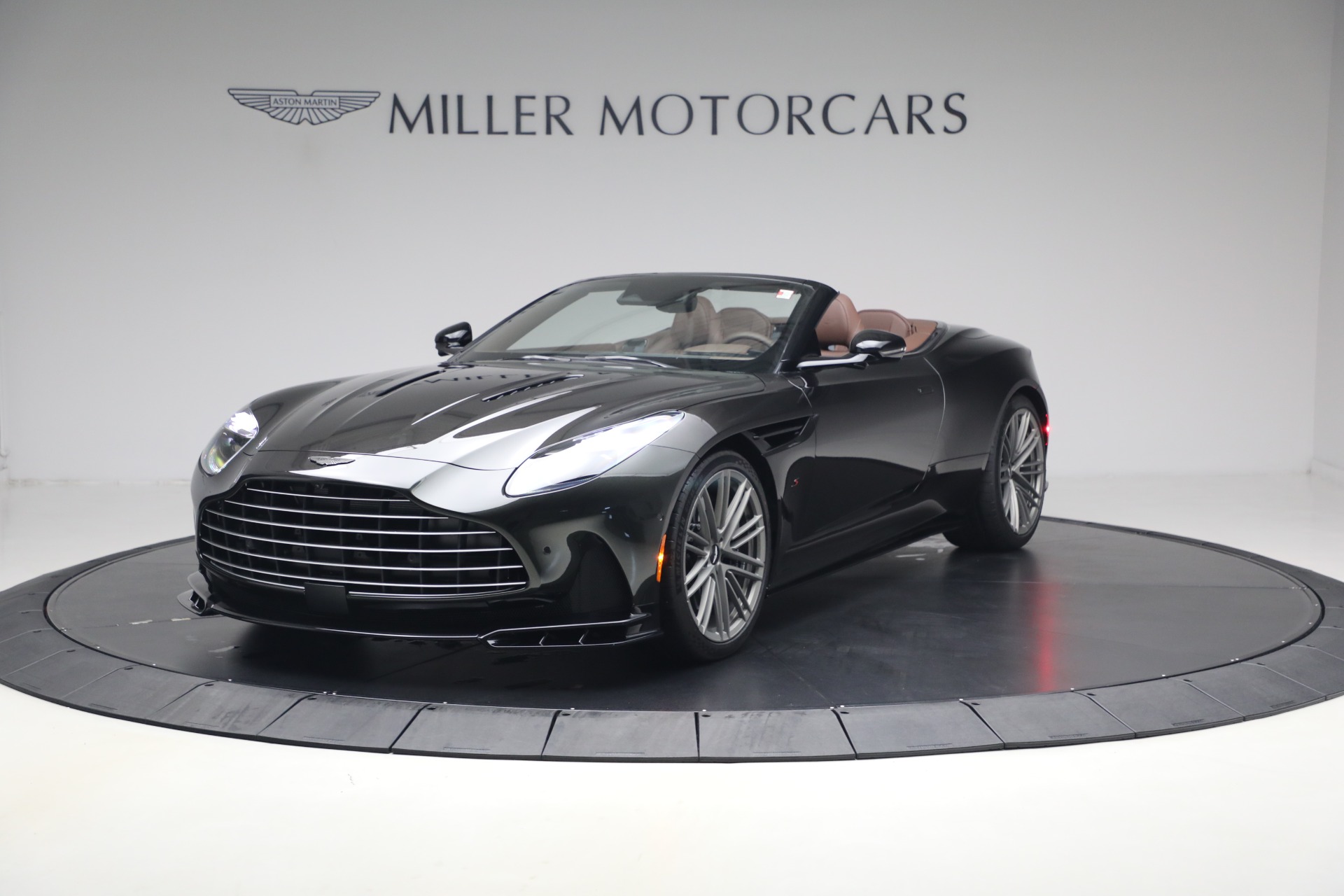 New-2026-Aston-Martin-DB12-S-Volante