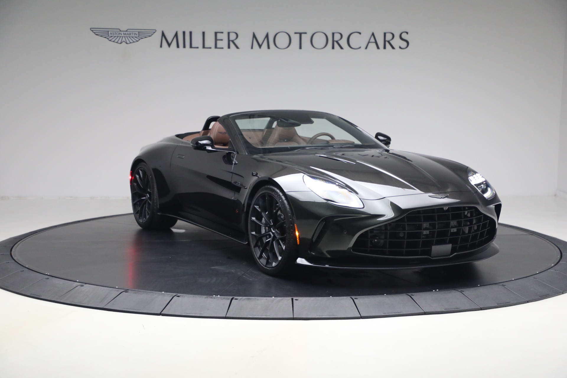 New-2026-Aston-Martin-Vantage-S-Roadster