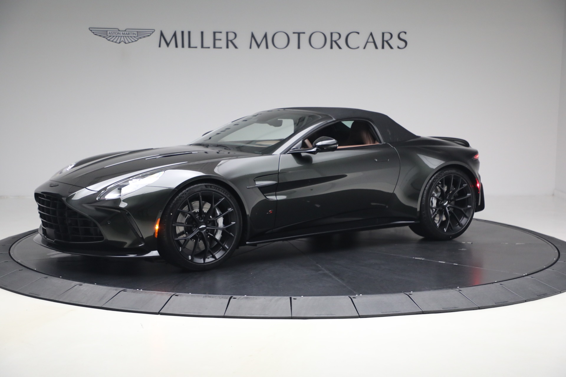 New-2026-Aston-Martin-Vantage-S-Roadster