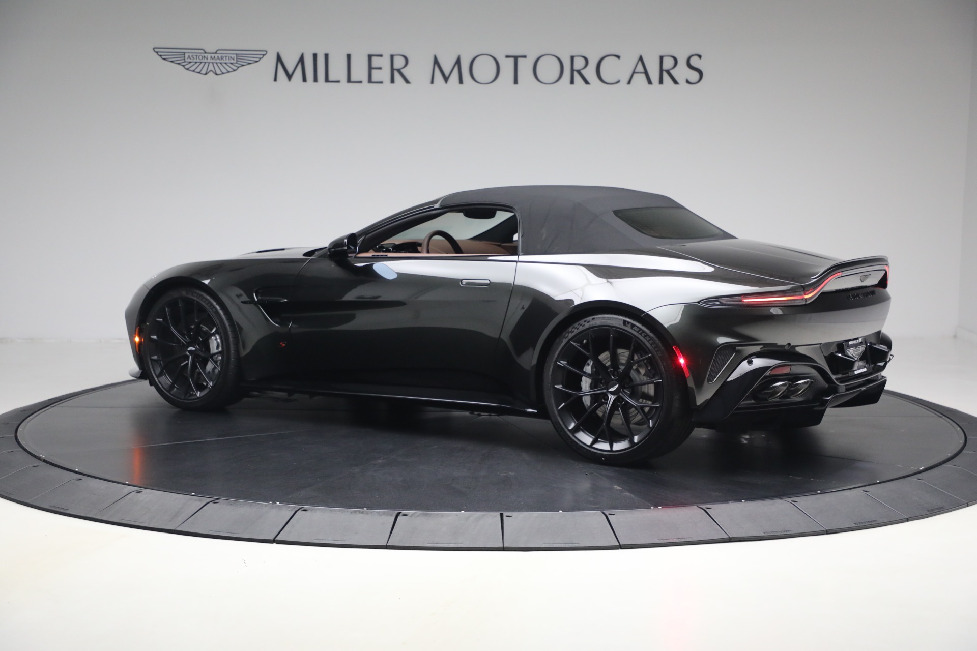 New-2026-Aston-Martin-Vantage-S-Roadster