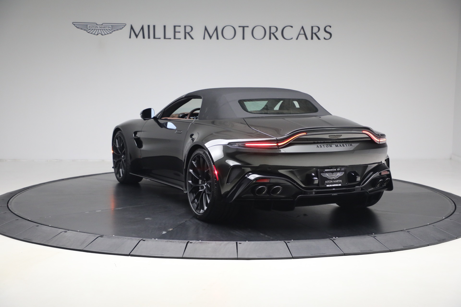New-2026-Aston-Martin-Vantage-S-Roadster