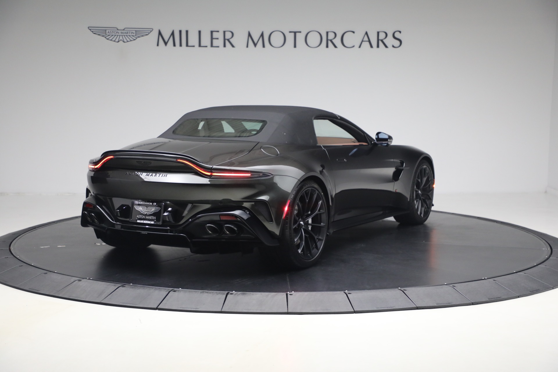 New-2026-Aston-Martin-Vantage-S-Roadster