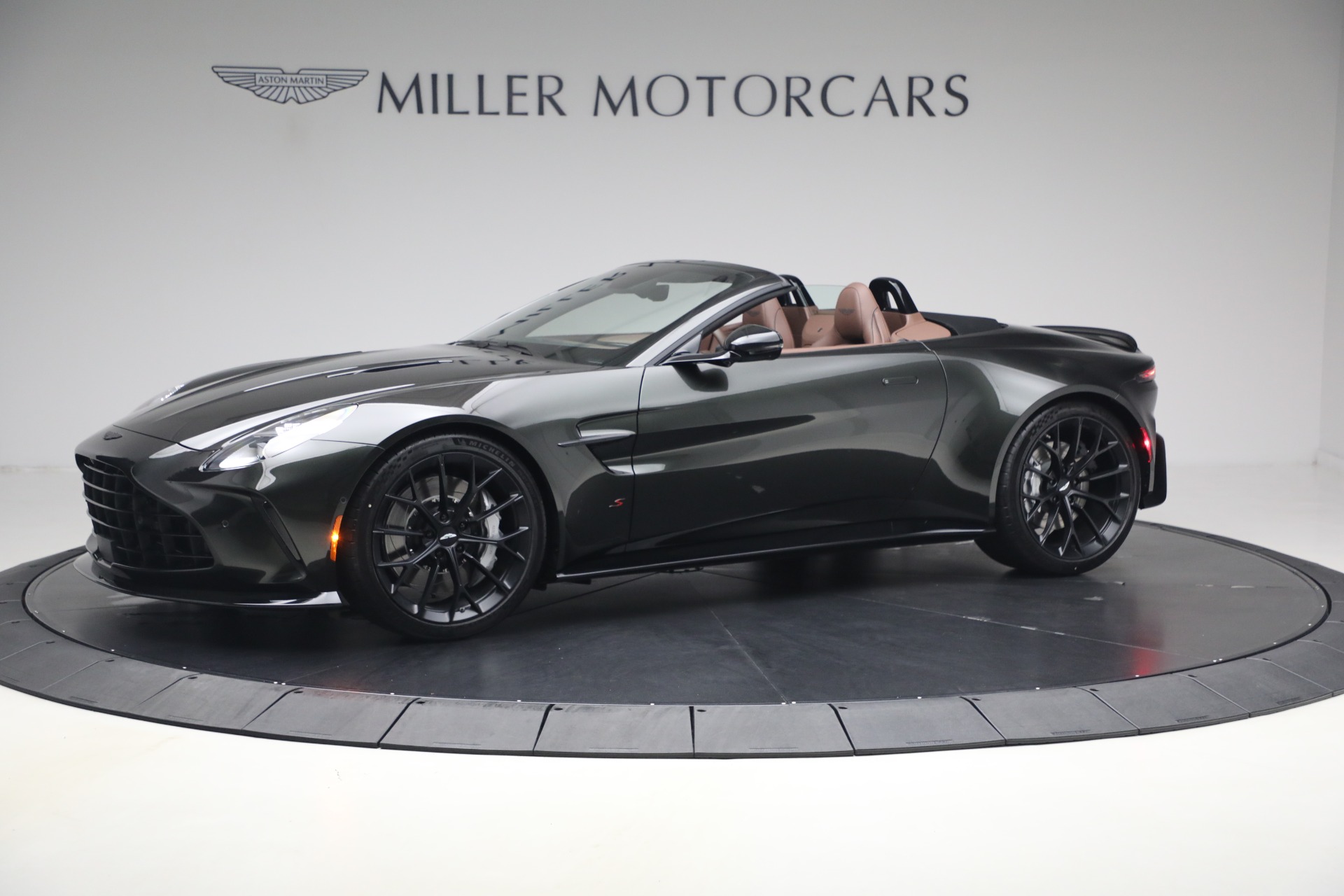 New-2026-Aston-Martin-Vantage-S-Roadster