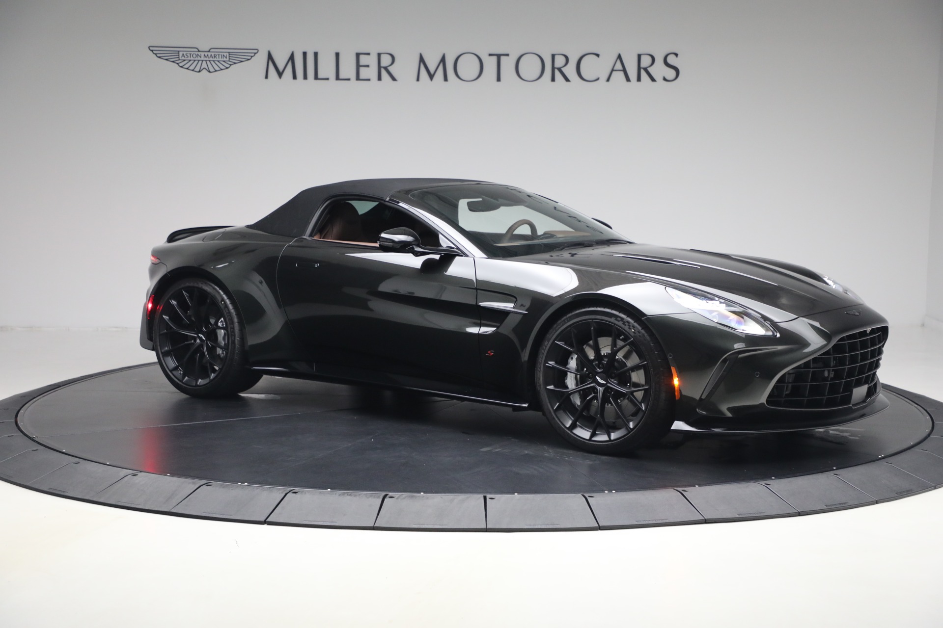 New-2026-Aston-Martin-Vantage-S-Roadster