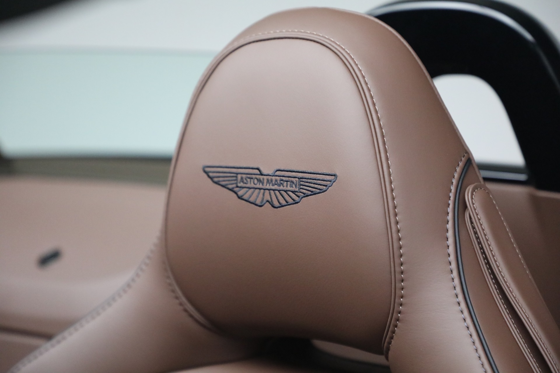 New-2026-Aston-Martin-Vantage-S-Roadster