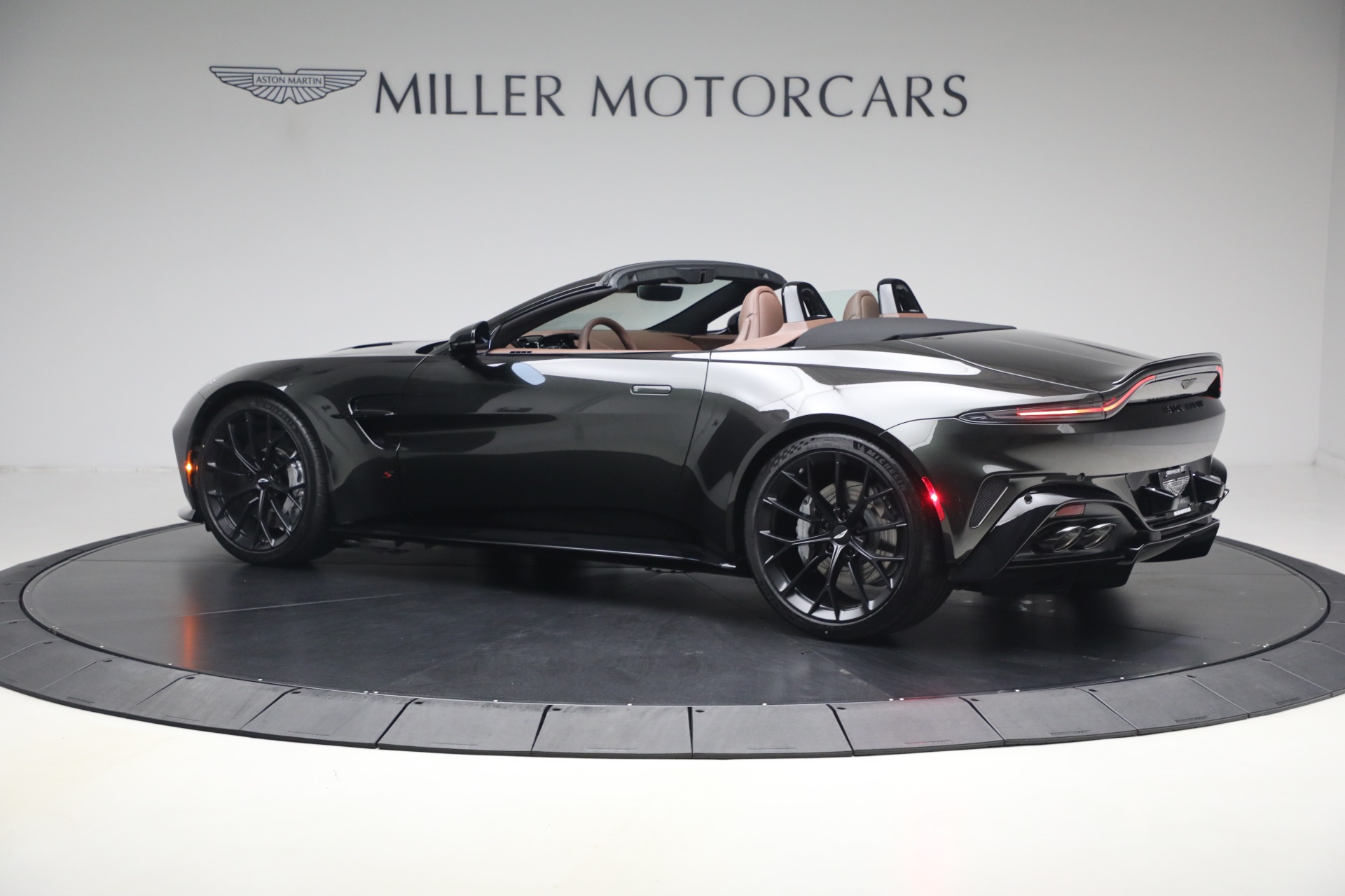 New-2026-Aston-Martin-Vantage-S-Roadster