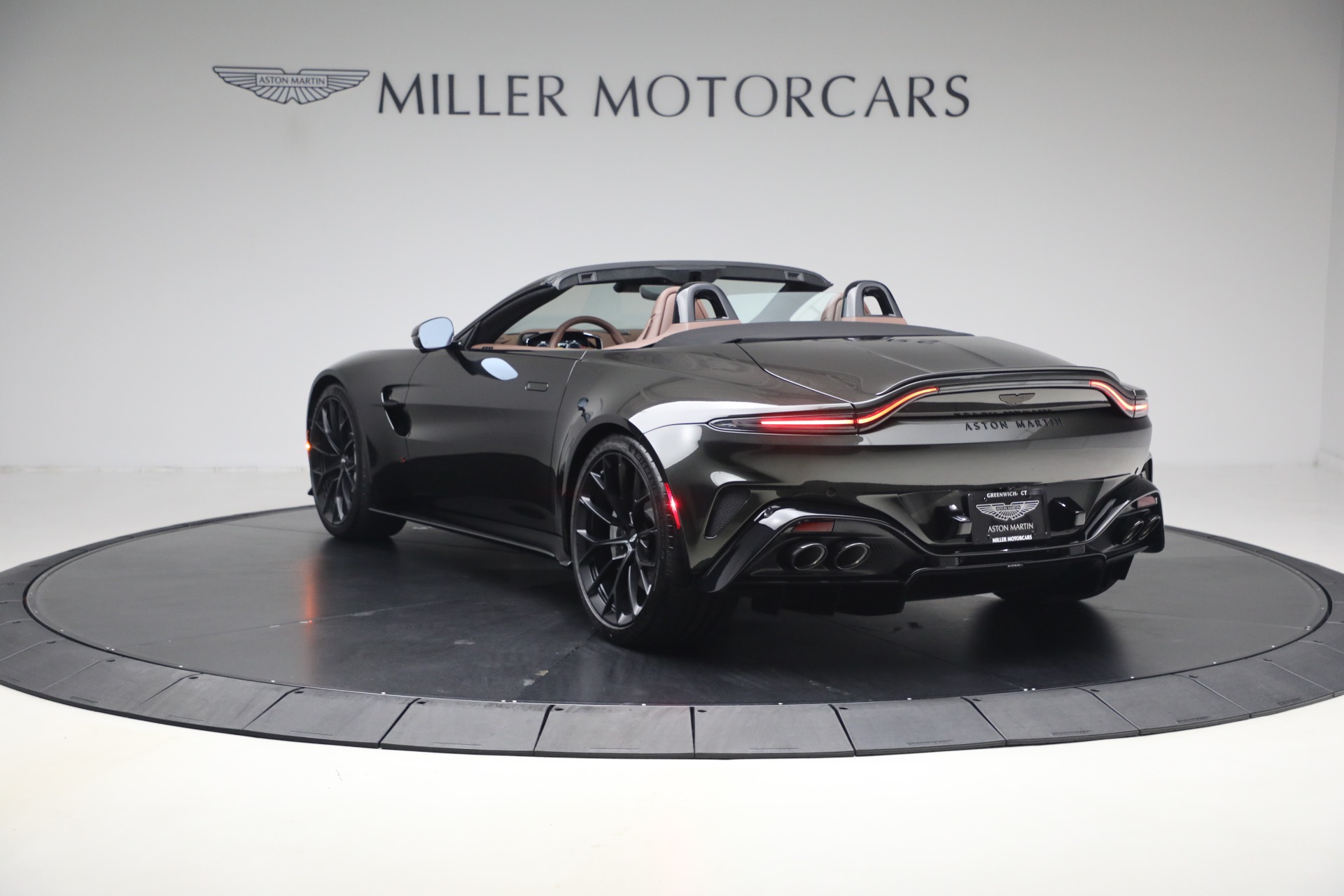 New-2026-Aston-Martin-Vantage-S-Roadster