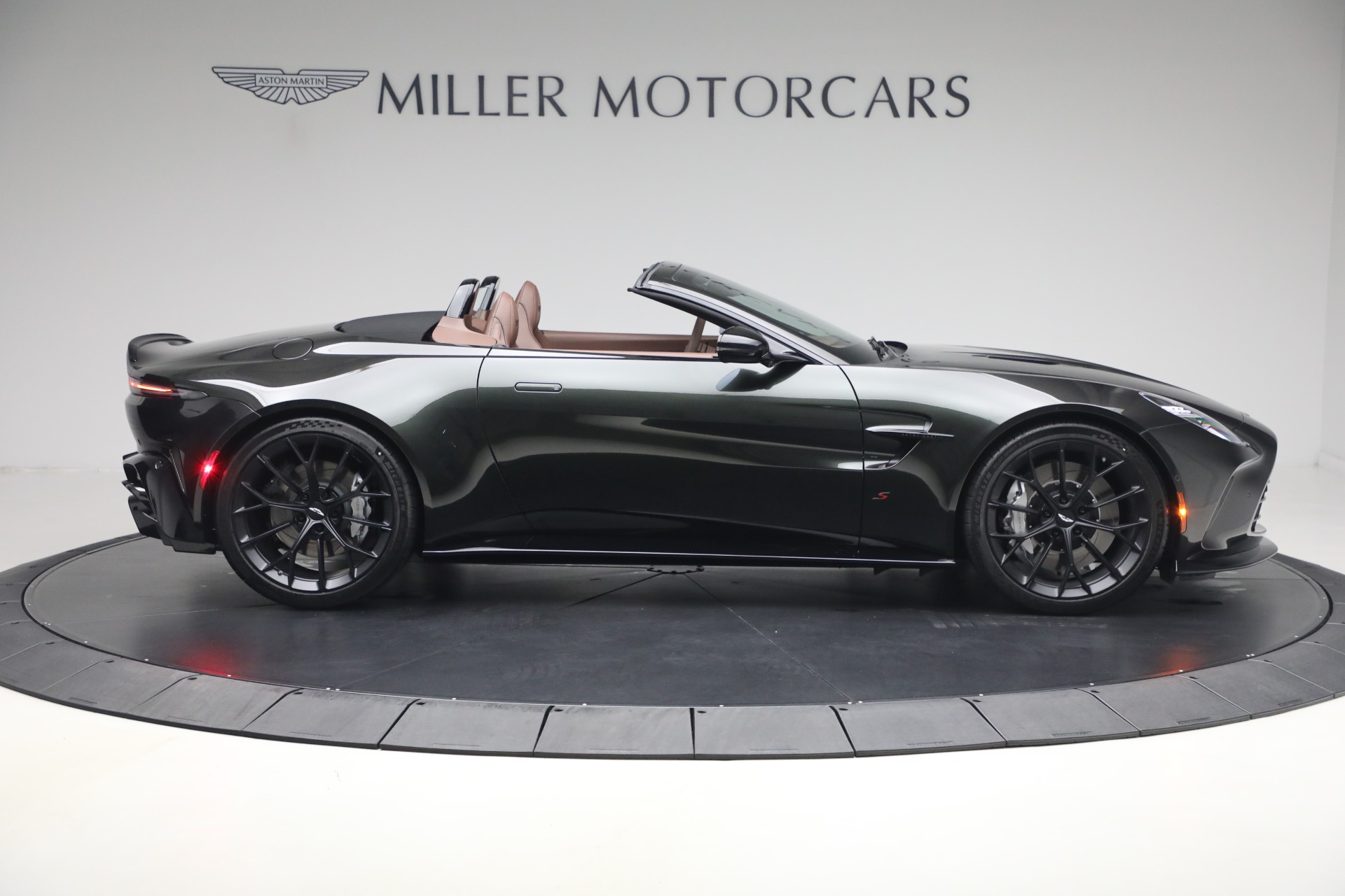 New-2026-Aston-Martin-Vantage-S-Roadster