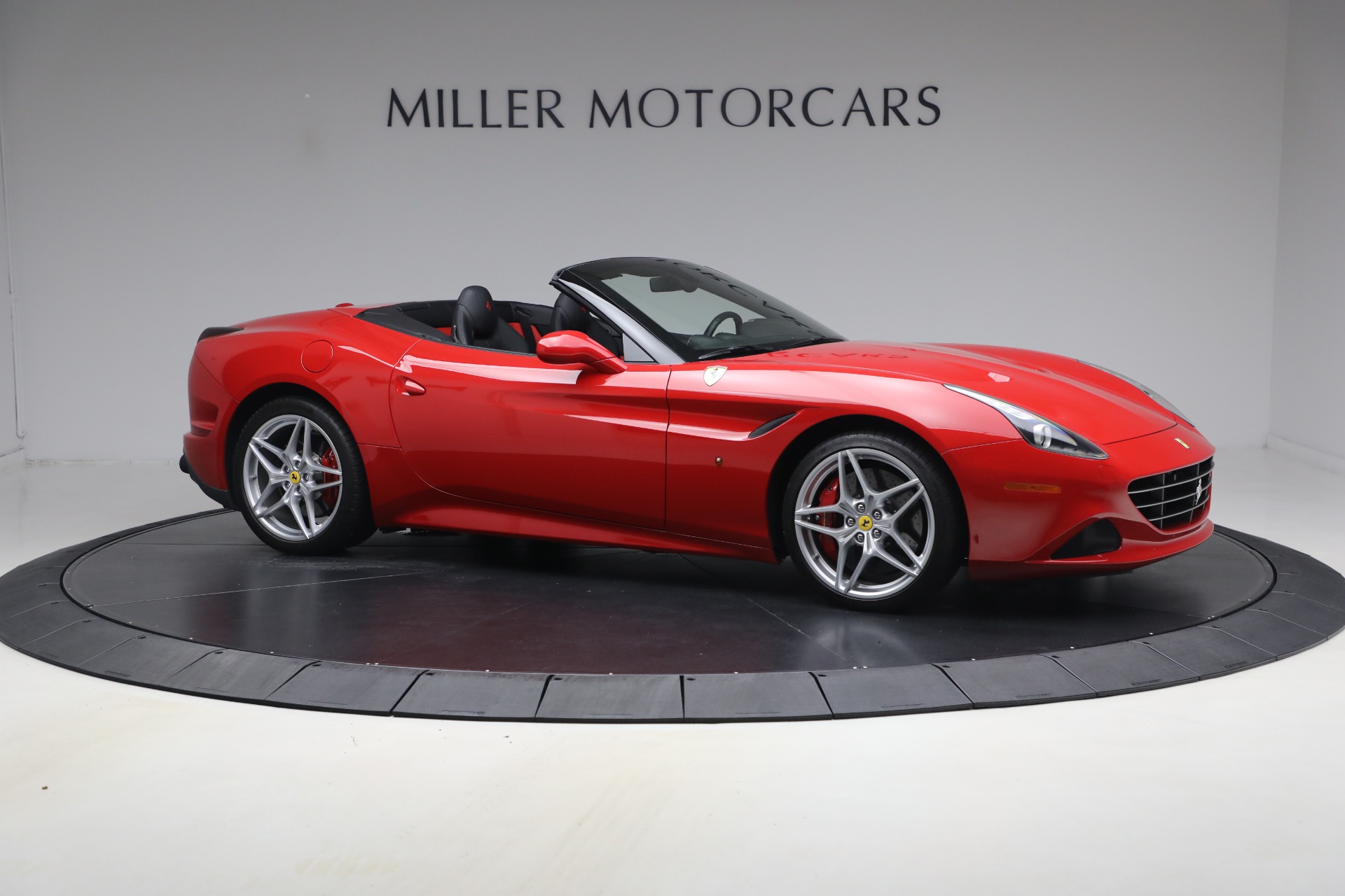 Used-2017-Ferrari-California-T