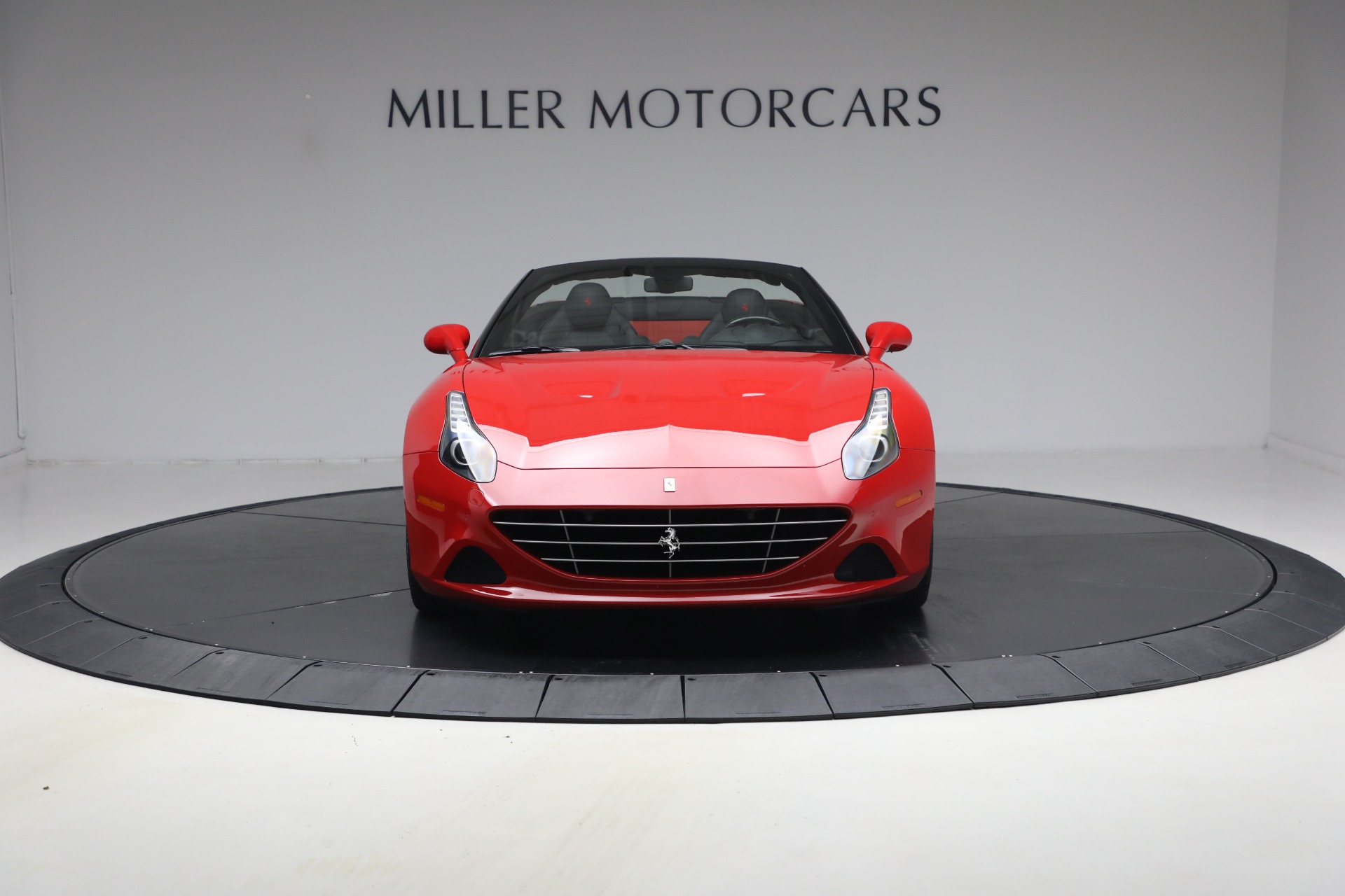 Used-2017-Ferrari-California-T