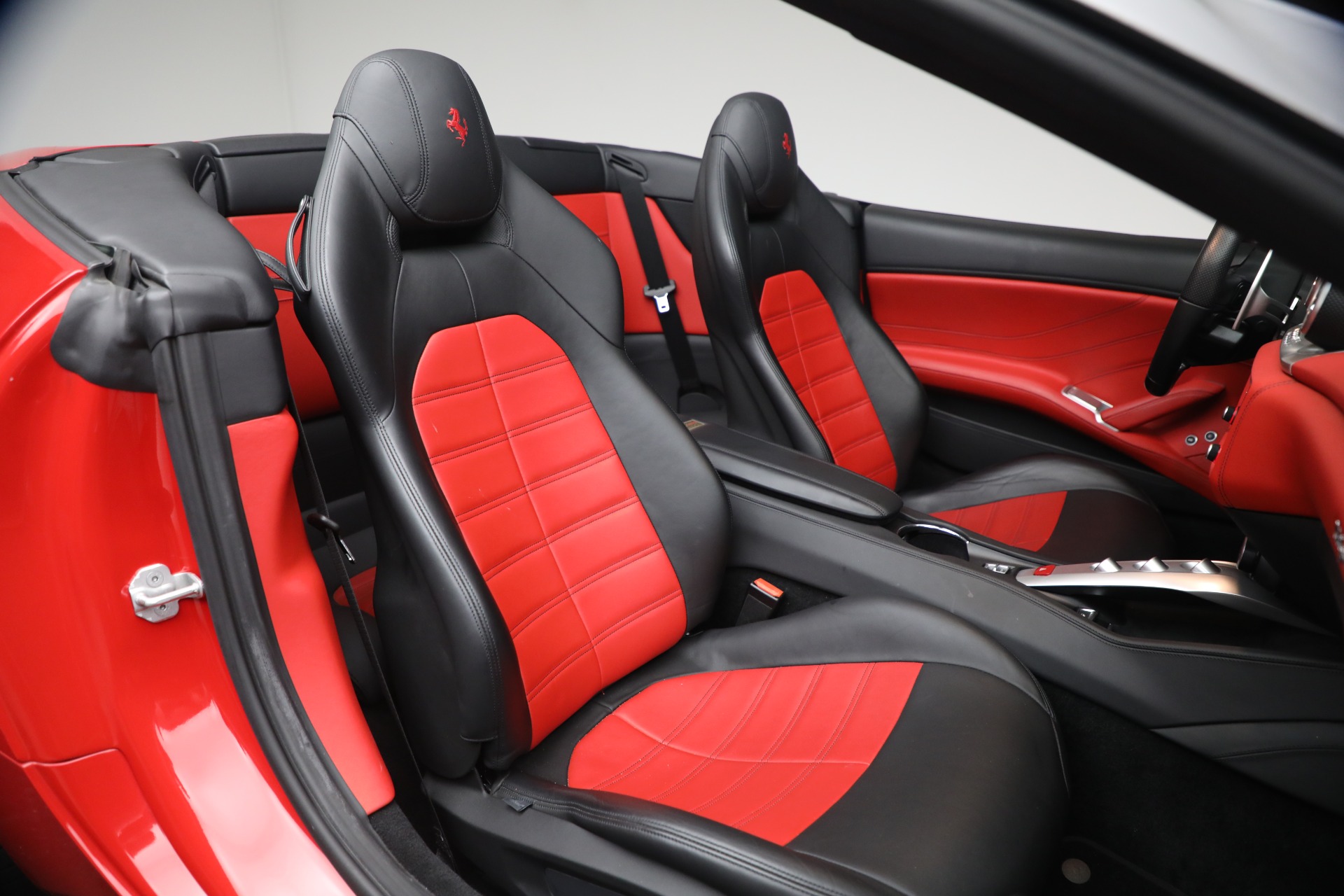 Used-2017-Ferrari-California-T