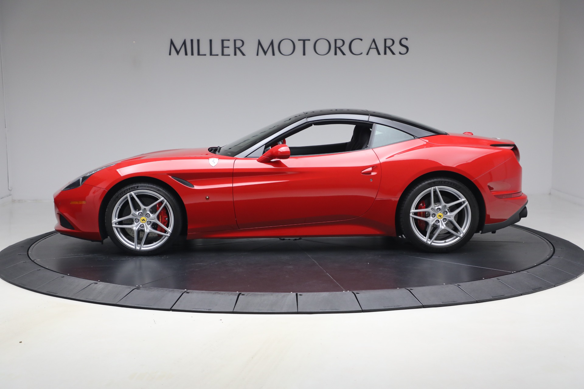 Used-2017-Ferrari-California-T